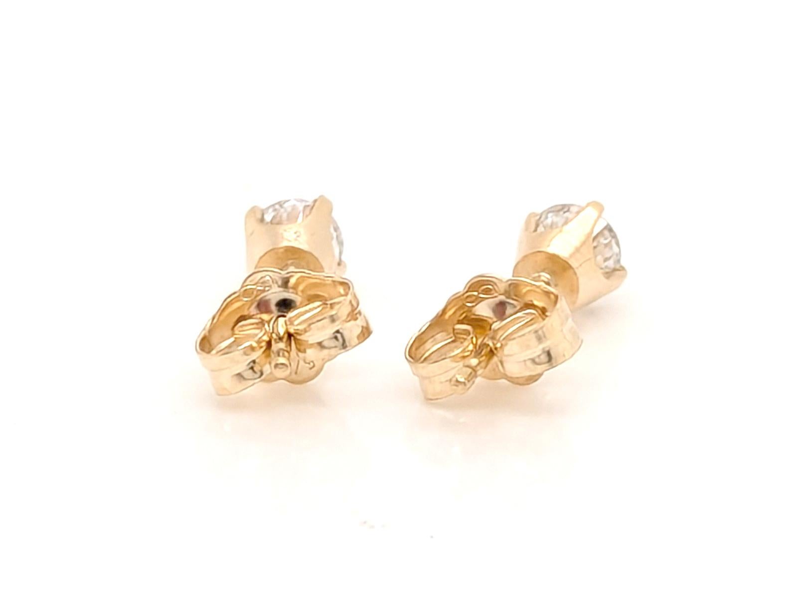 Boucles d'oreilles diamant .40ct Mined RBC 4 Prong 14K Yellow Gold Excellent état - En vente à Dearborn, MI