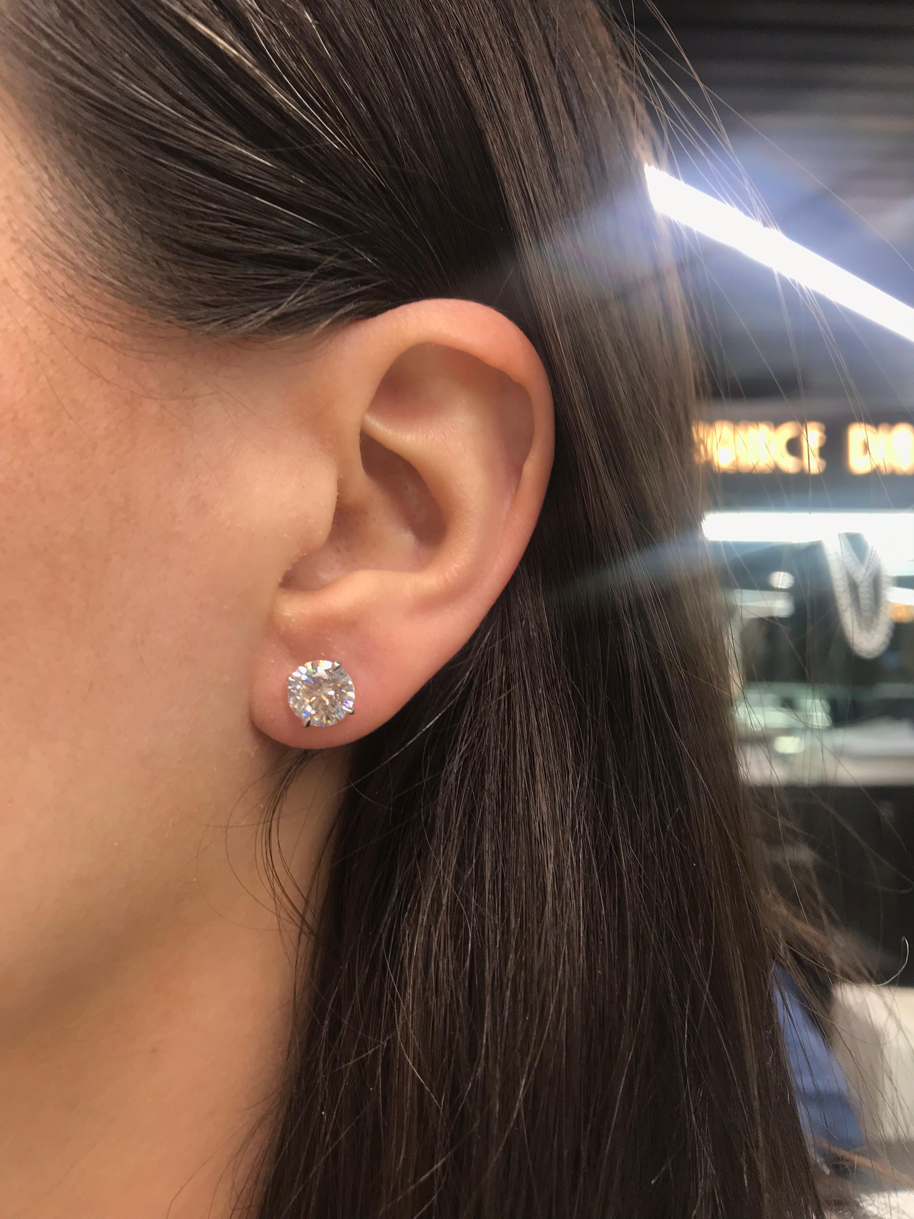Contemporary Diamond Stud Earrings 4.19 Carat I-J