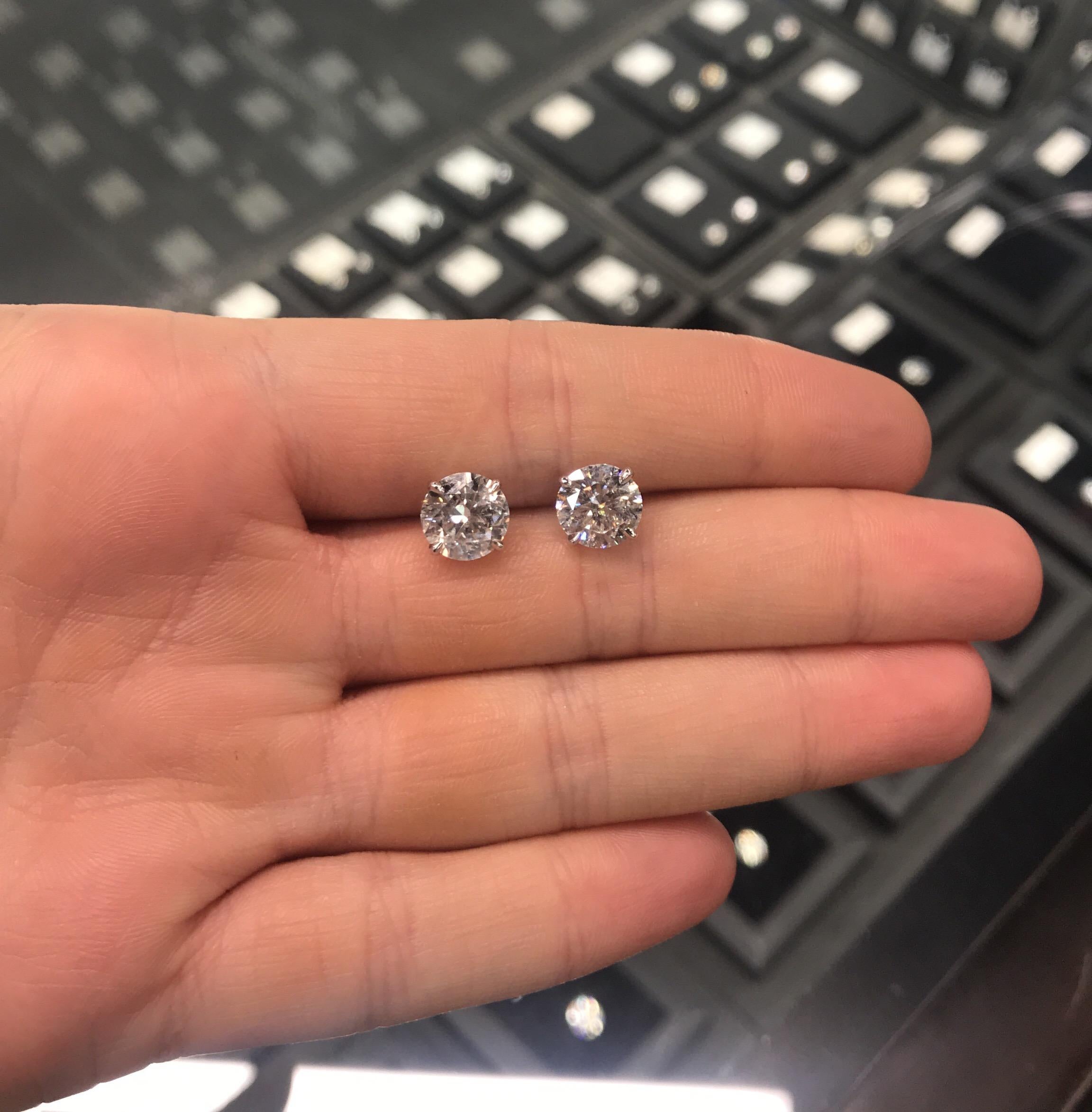 Women's or Men's Diamond Stud Earrings 4.19 Carat I-J