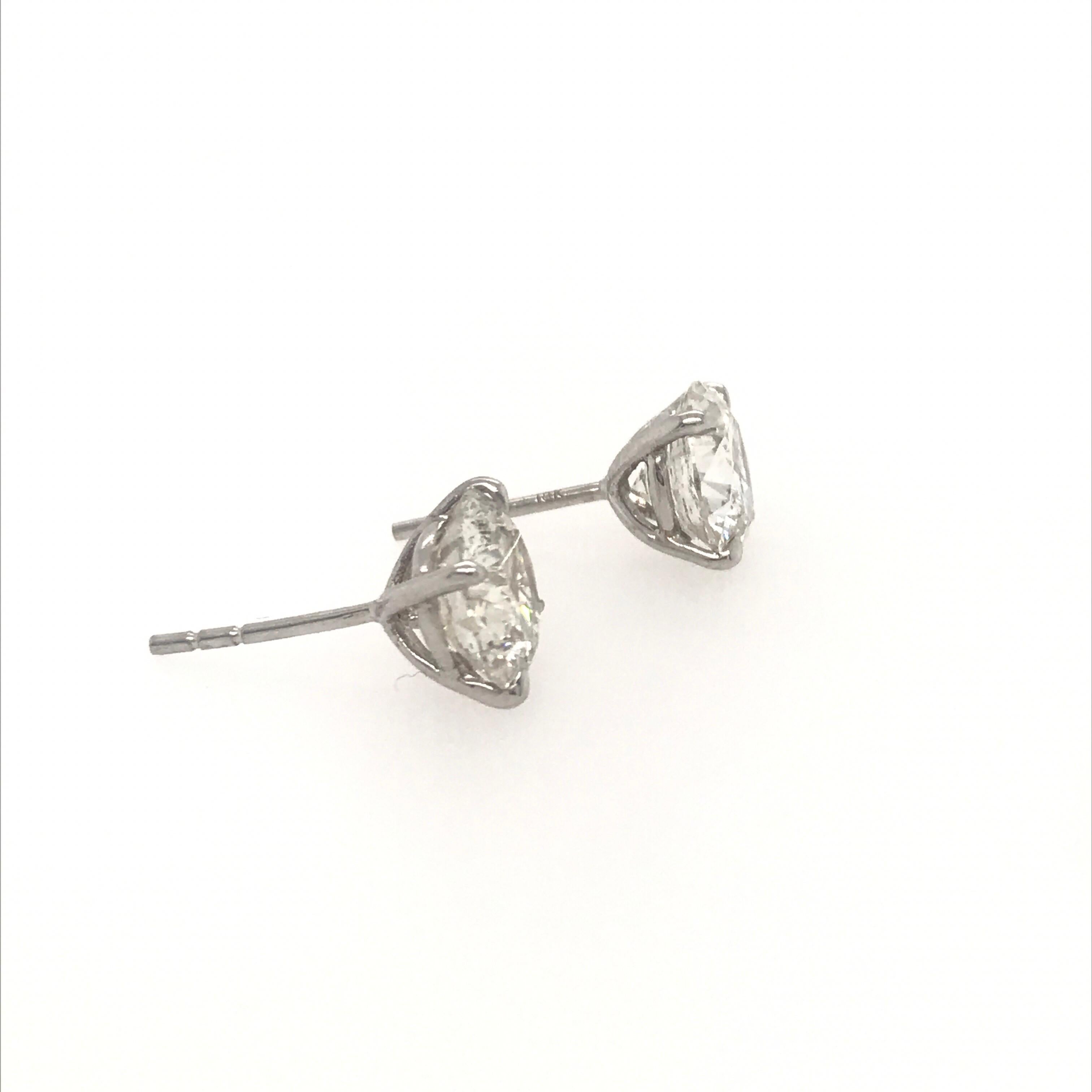 Round Cut Diamond Stud Earrings 4.62 Carat I-J SI3-I1