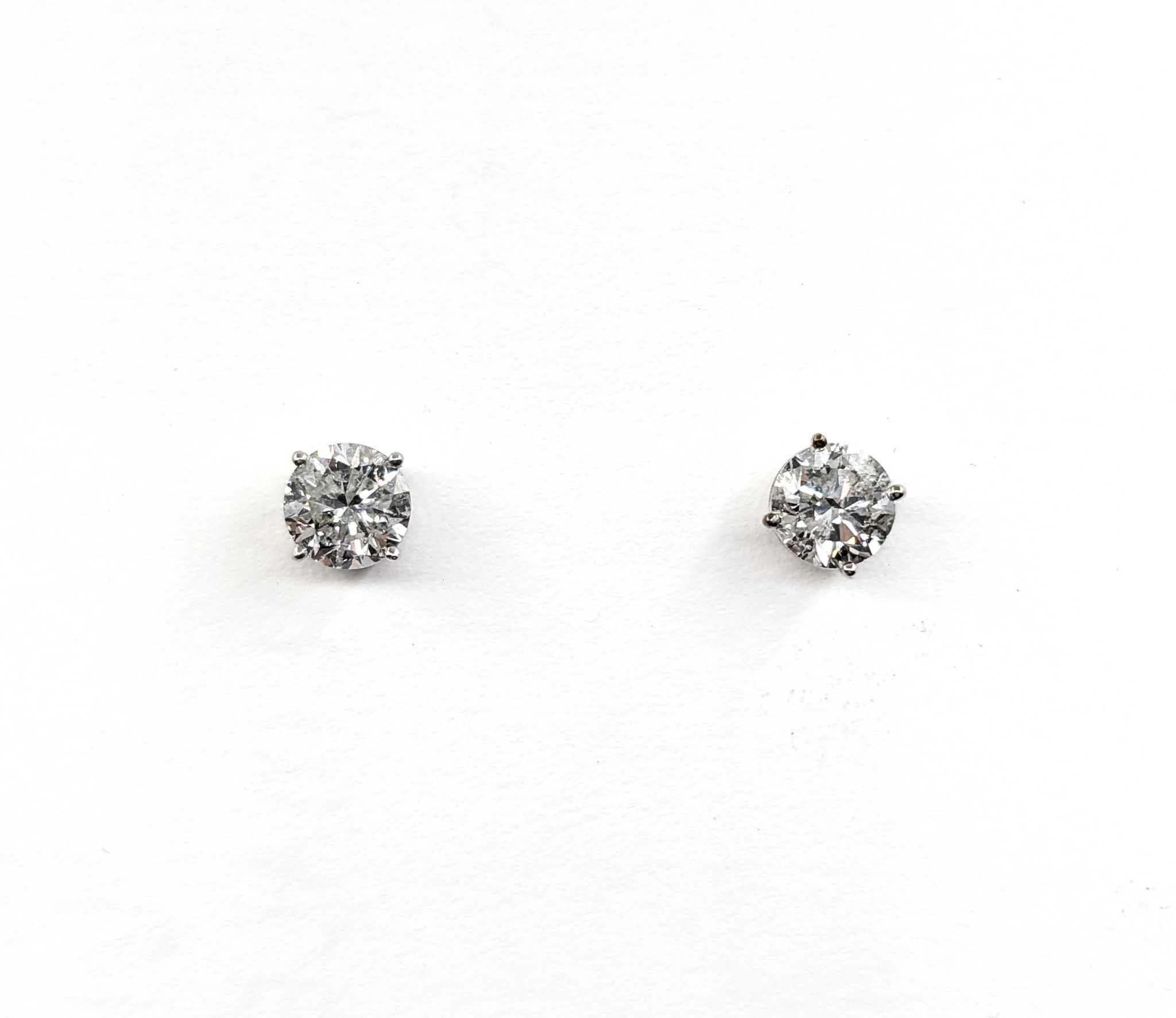 Diamant-Ohrstecker aus 14k Weißgold im Zustand „Hervorragend“ in Bloomington, MN