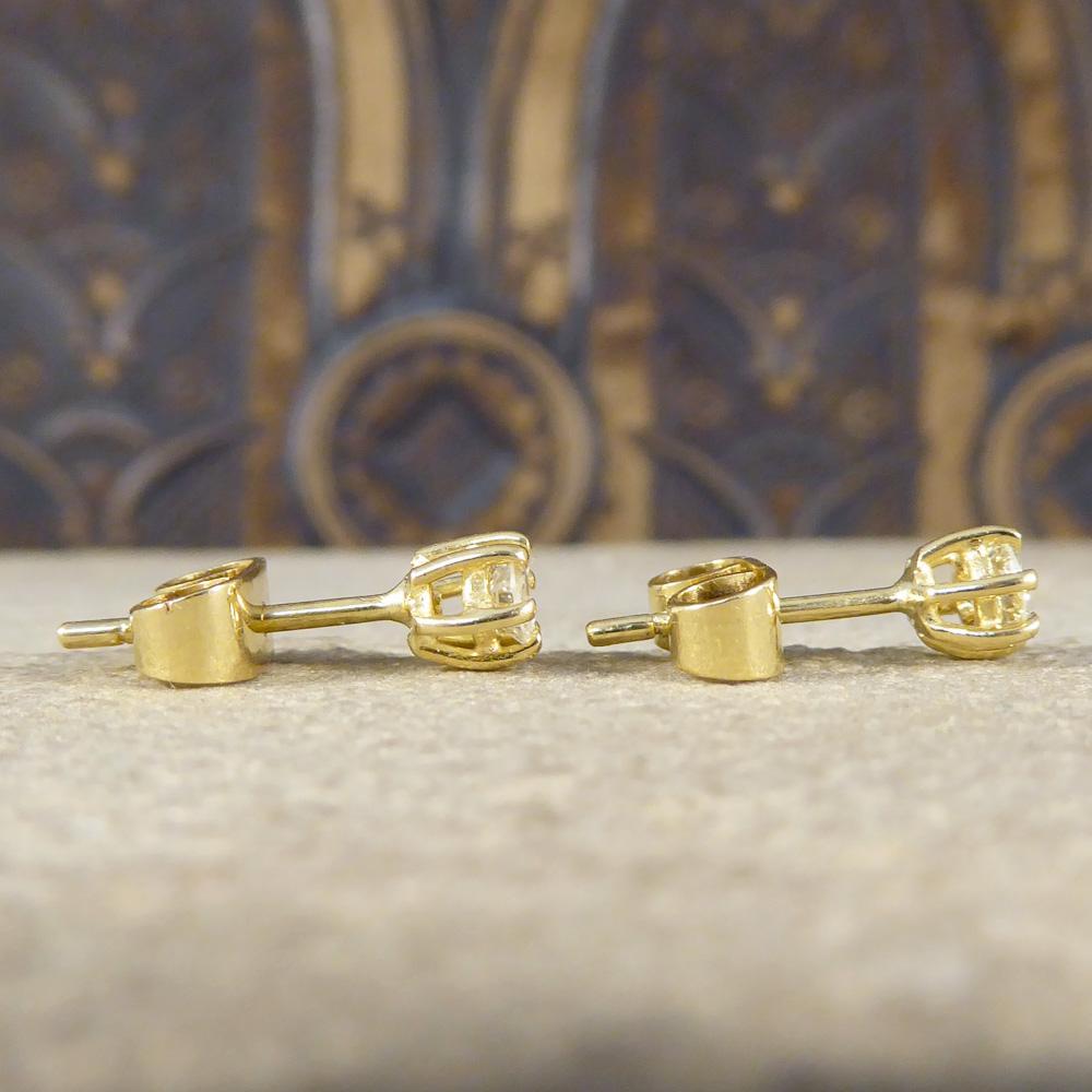 Diamond Stud Earrings in 18 Carat Yellow Gold 0.15 Carat In Good Condition In Yorkshire, West Yorkshire