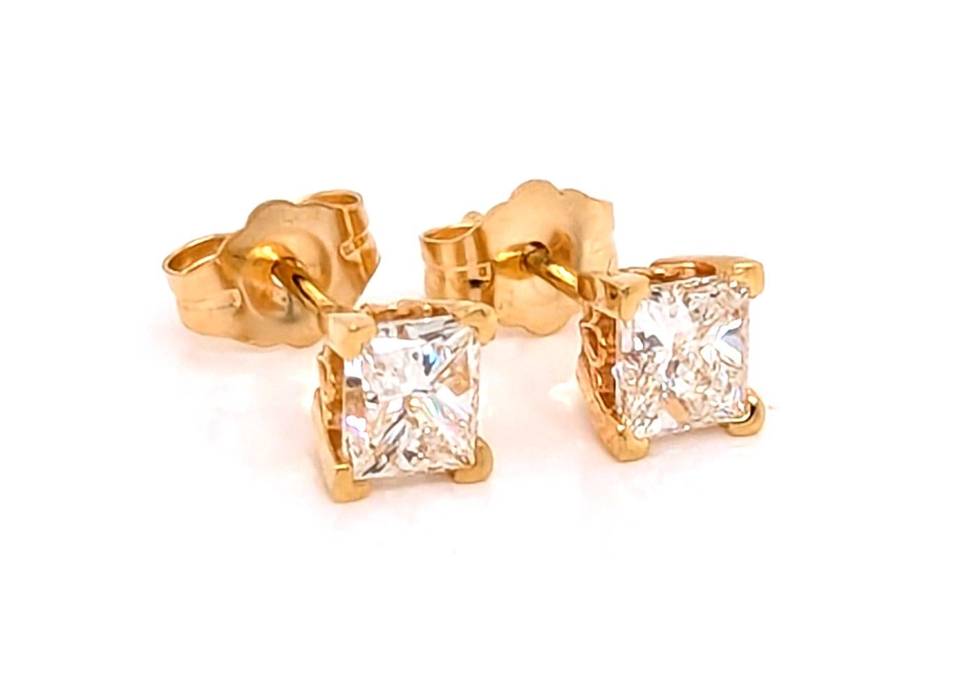 Orecchini con diamanti Nature Mined 1ct Princess Cut Oro giallo 14K Pushback BR in vendita