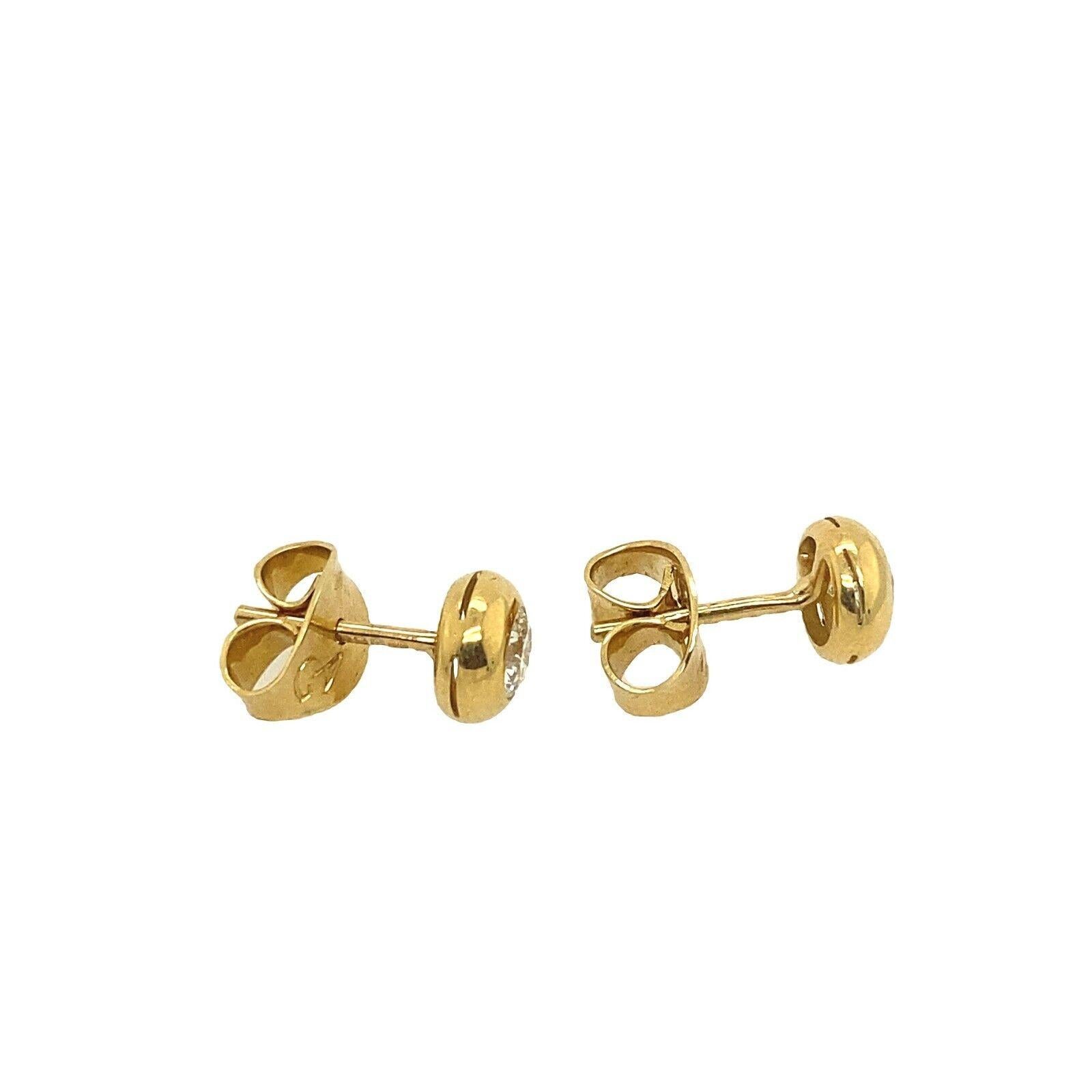 Brilliant Cut Diamond Stud Earrings Set with 0.65ct F/VS Diamonds in 18ct Yellow Gold For Sale