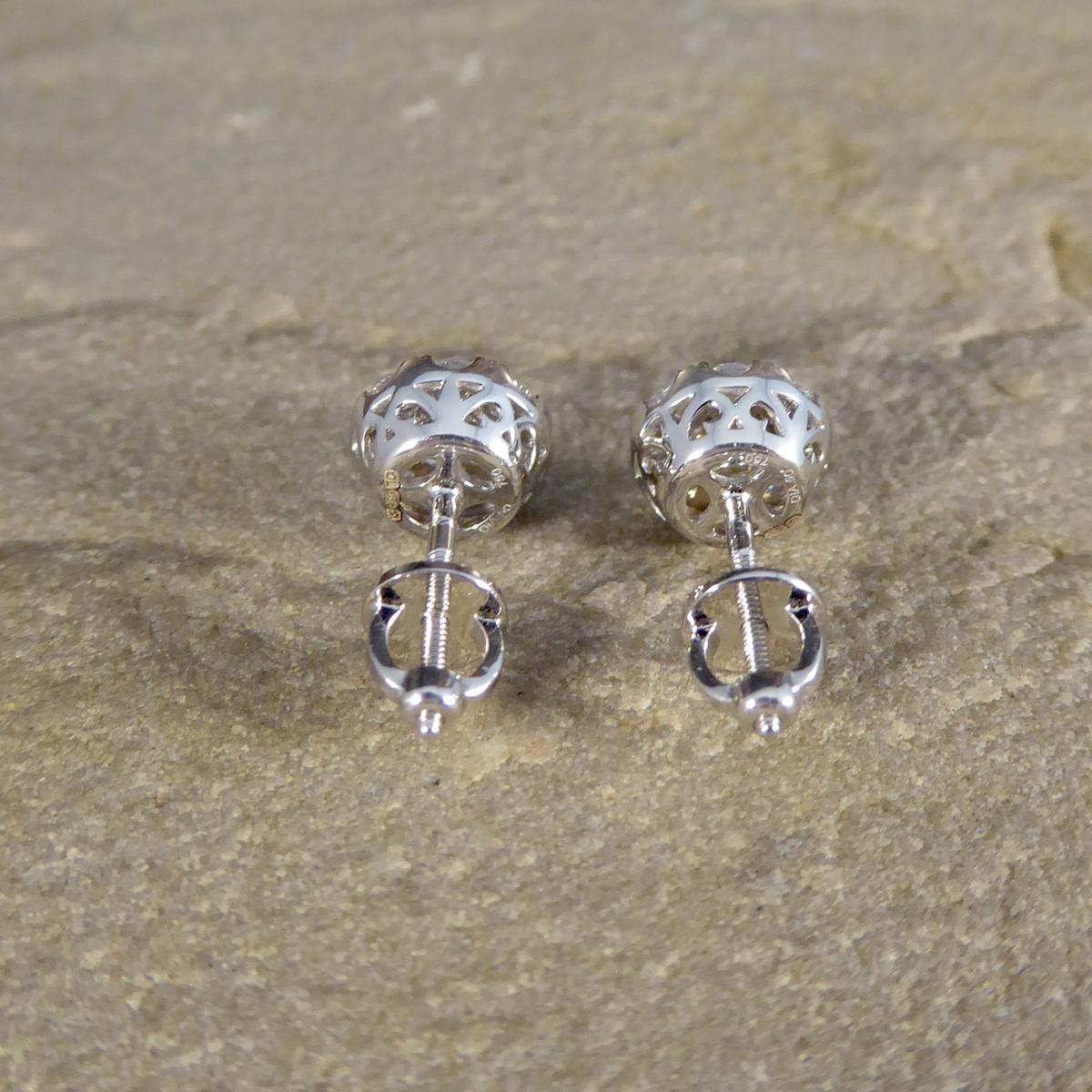 Brilliant Cut Diamond Stud Earrings with 3.00ct Look Illusion in 18ct White Gold For Sale