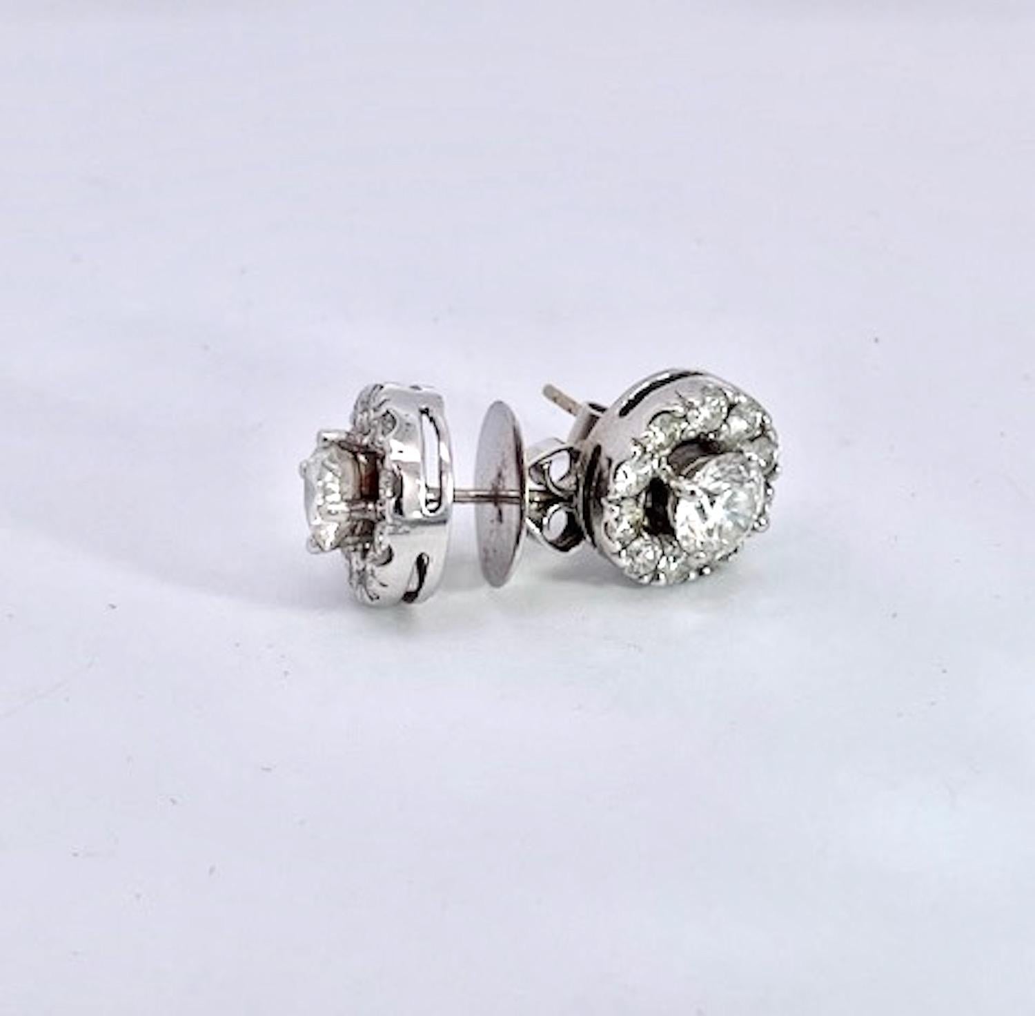 Orecchini con diamante con contorno di diamanti 18K In condizioni buone in vendita a North Hollywood, CA
