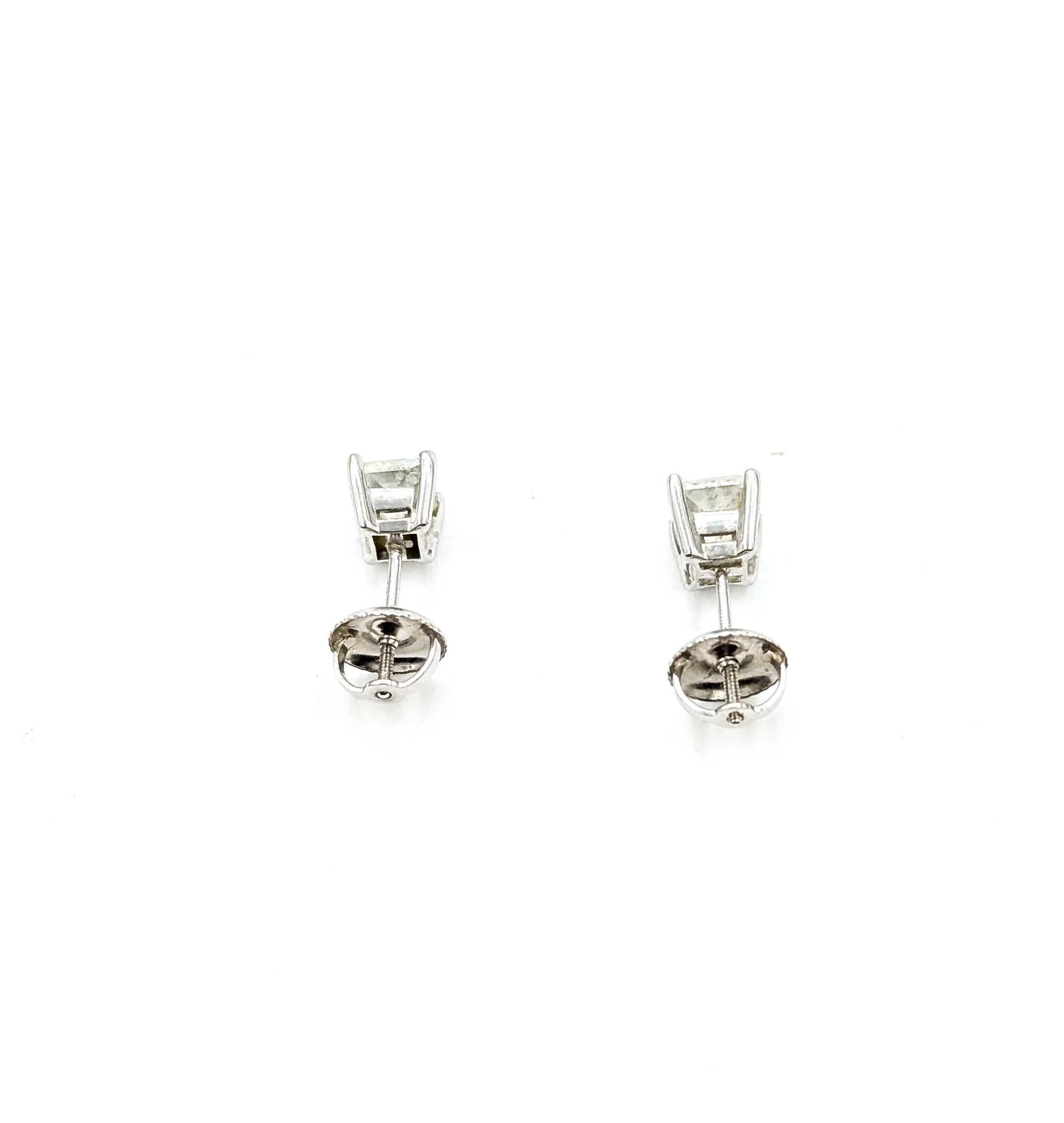 Boucles d'oreilles à vis en or blanc 14k avec clous d'oreilles en diamant en vente 1