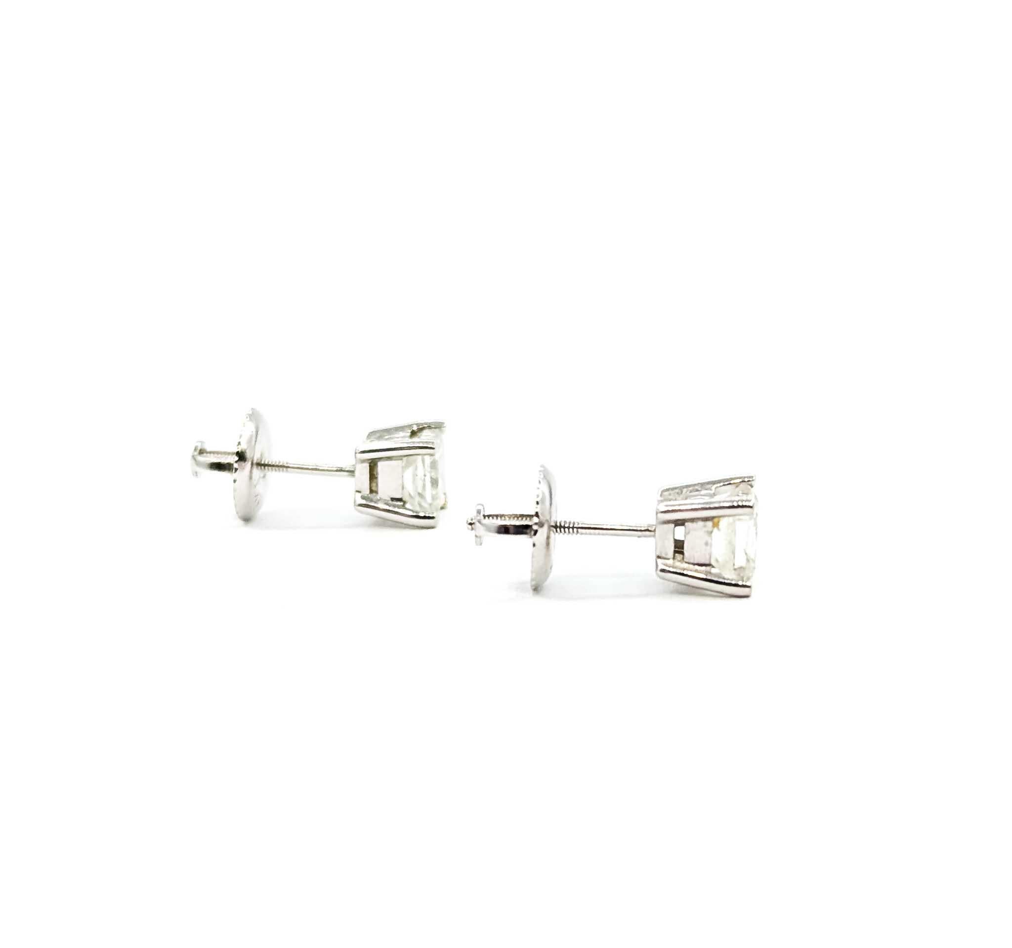 Boucles d'oreilles à vis en or blanc 14k avec clous d'oreilles en diamant en vente 2