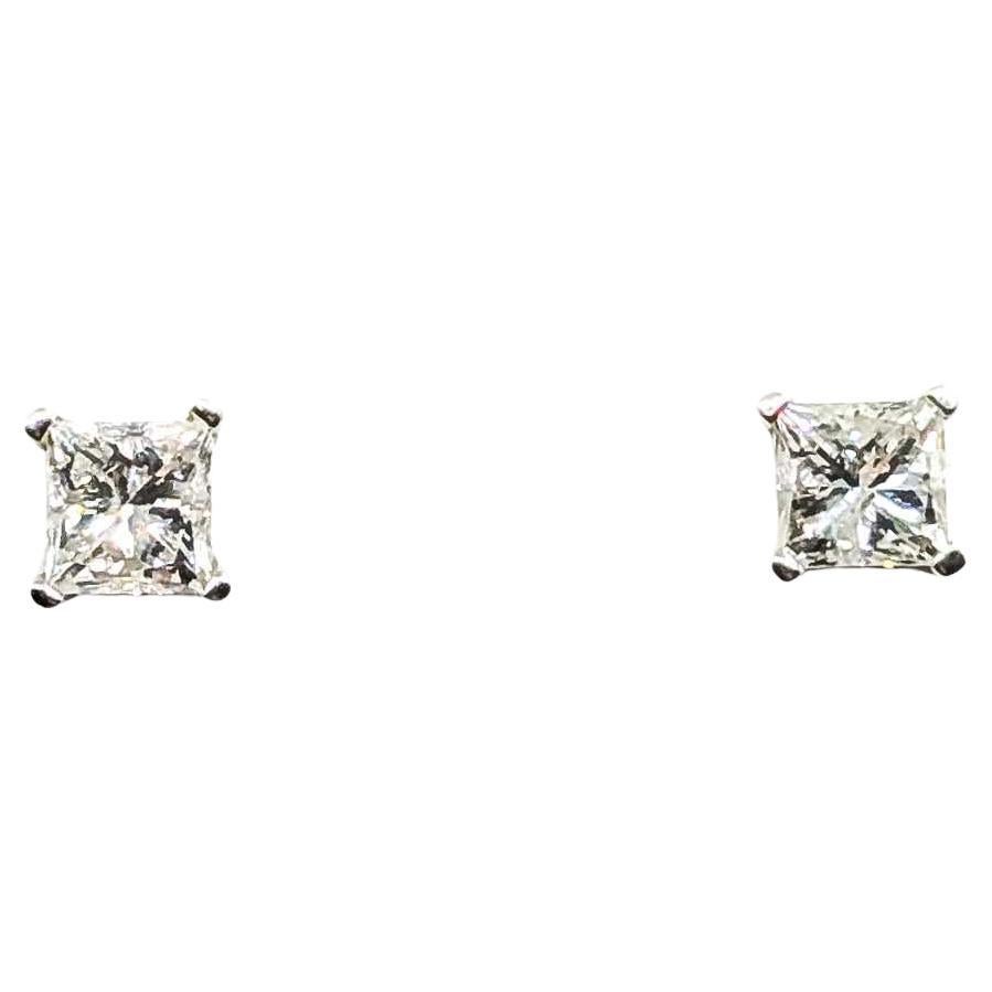 Boucles d'oreilles à vis en or blanc 14k avec clous d'oreilles en diamant en vente