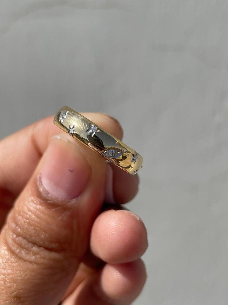 For Sale:  Unisex Diamond Celestial Dome Band Ring in 18kt Solid Yellow Gold 4