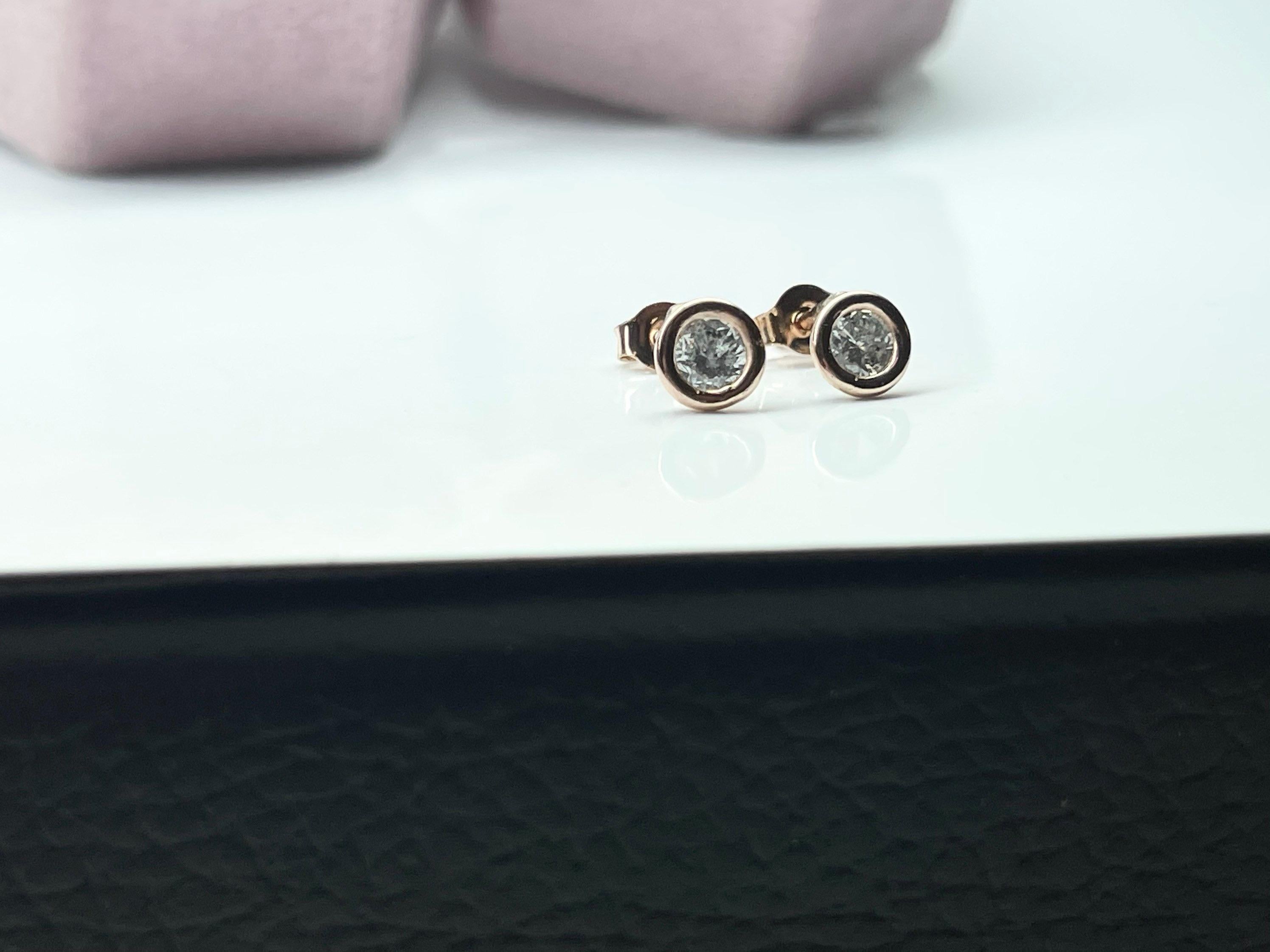 Brilliant Cut Diamond studs bezel studs 18KT gold Lovely on ears Youth studs certified For Sale