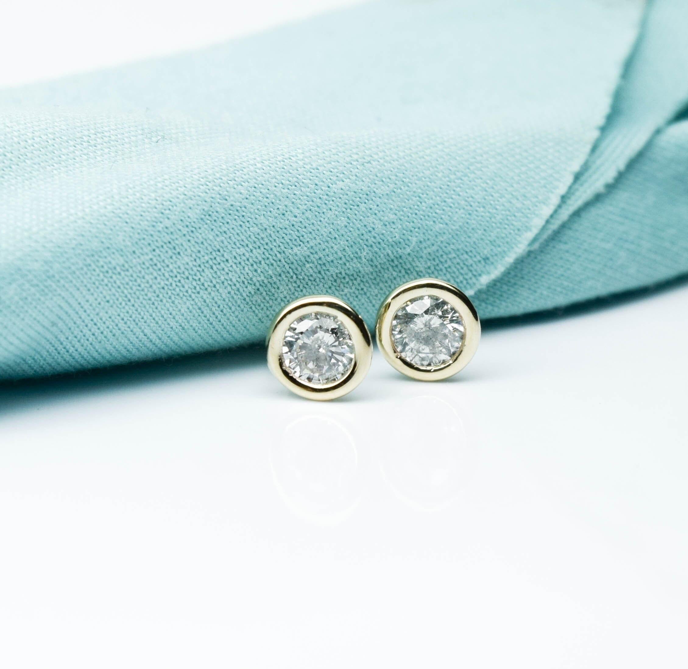 Diamond studs bezel studs 18KT gold Lovely on ears Youth studs certified For Sale 2