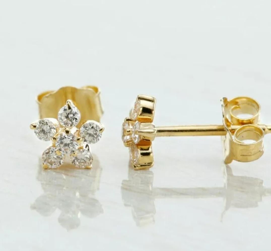 Boucles d'oreilles diamant en or massif 14k Boucles d'oreilles fleuries en diamant Cadeau de mariage. en vente 3