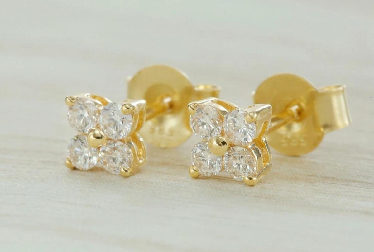 Art Déco Orecchini con borchie di diamanti Quadrato a grappolo in oro massiccio 14k Regalo di nozze con borchie a grappolo. in vendita