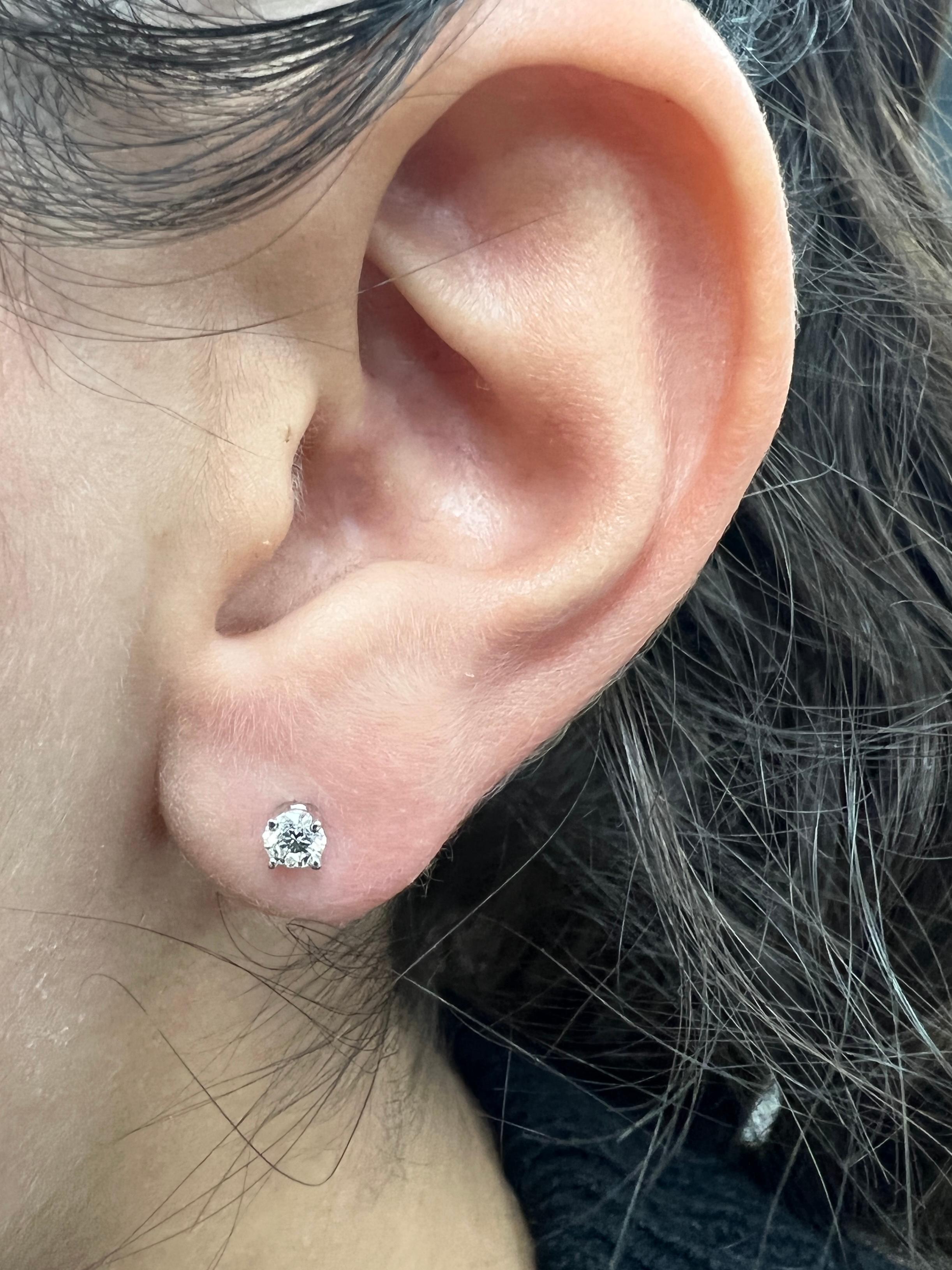 Diamond Studs In New Condition For Sale In Great Neck, NY