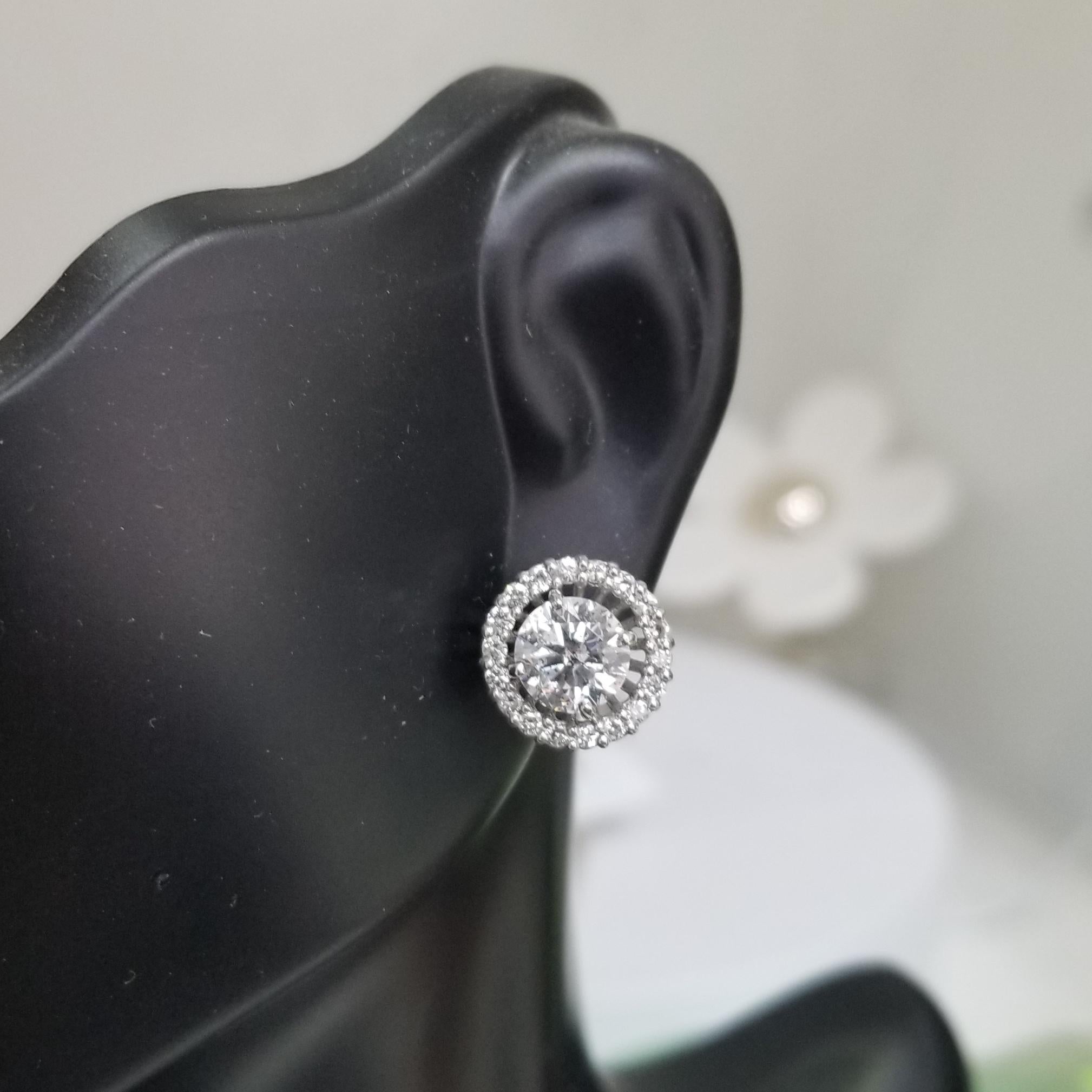 Round Cut Diamond Studs with Jackets Color 