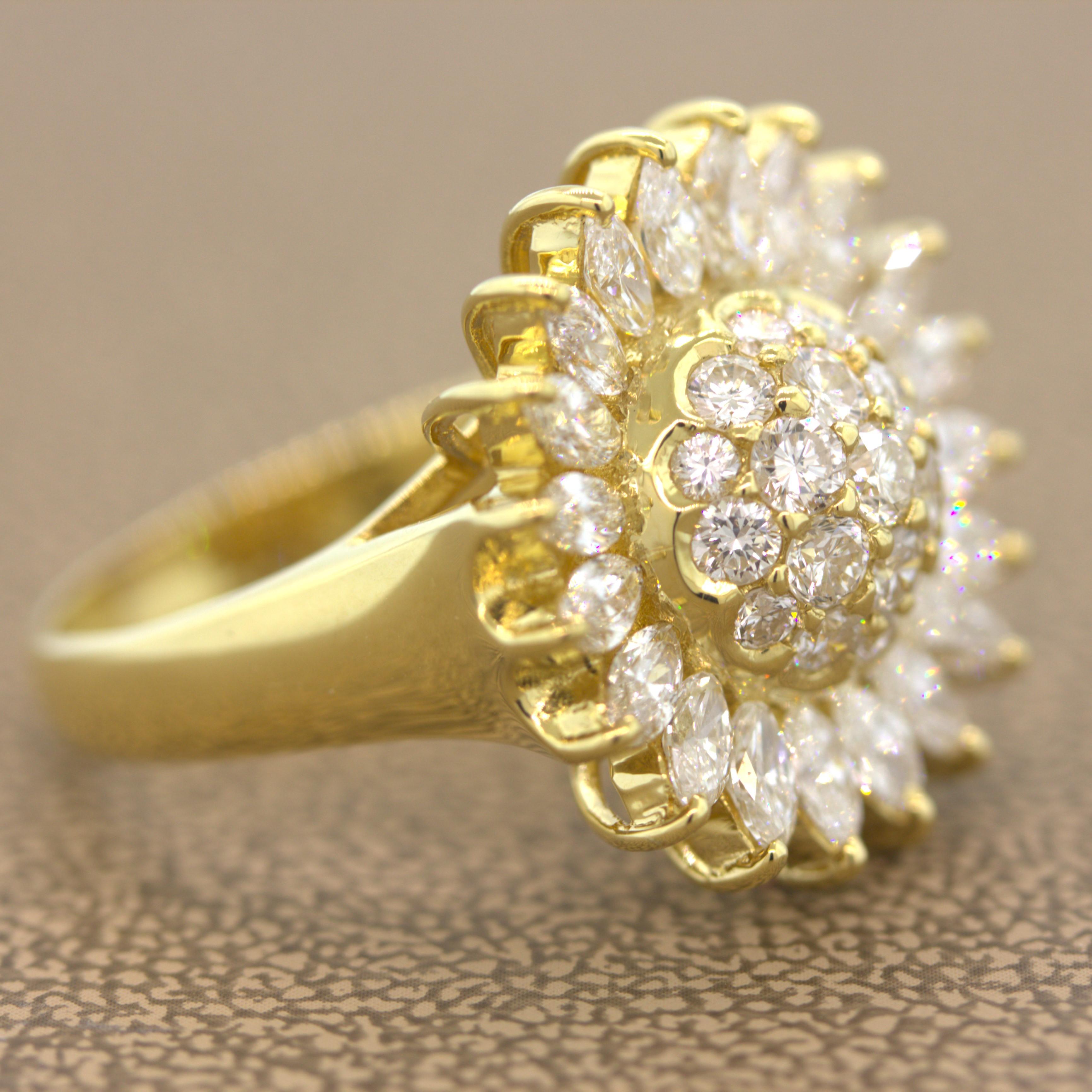 Diamond Sunflower Gold Ring In New Condition For Sale In Beverly Hills, CA