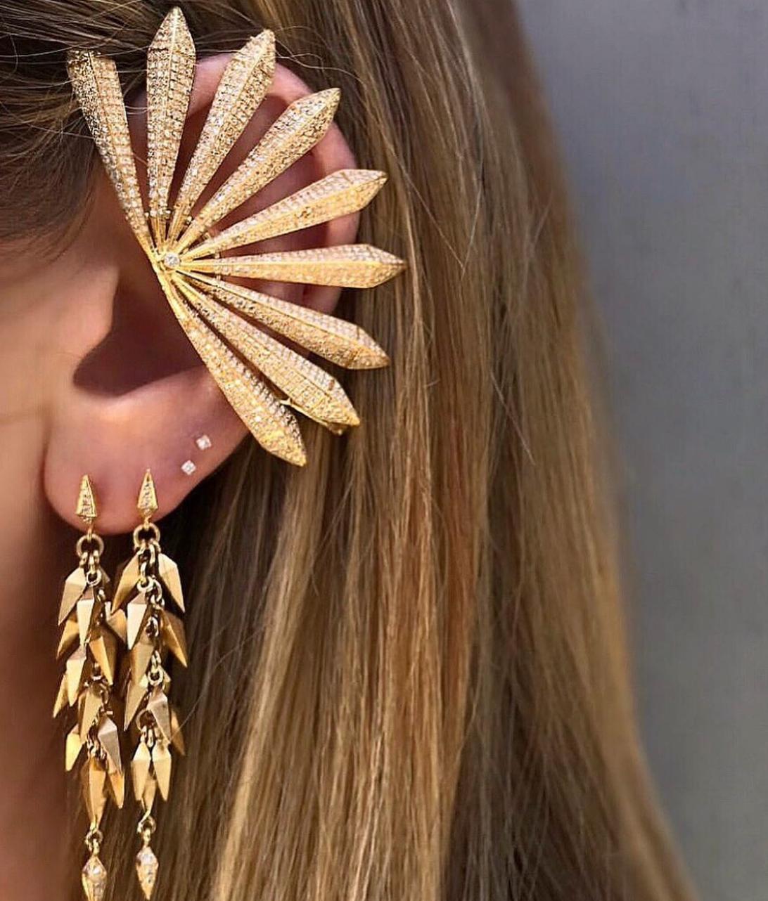 Diamond Sunrise Ear Cuff in 18k Yellow Gold In New Condition For Sale In New York, NY