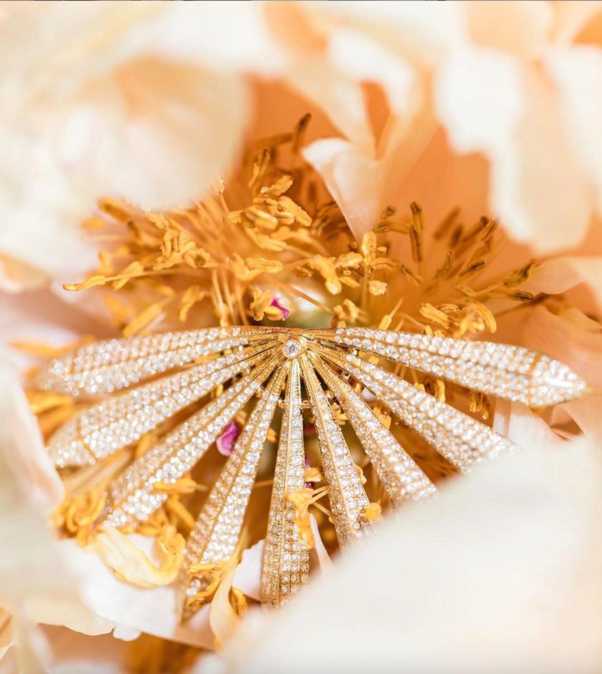 Brazalete para la oreja con diamantes en oro amarillo de 18 quilates en venta 3