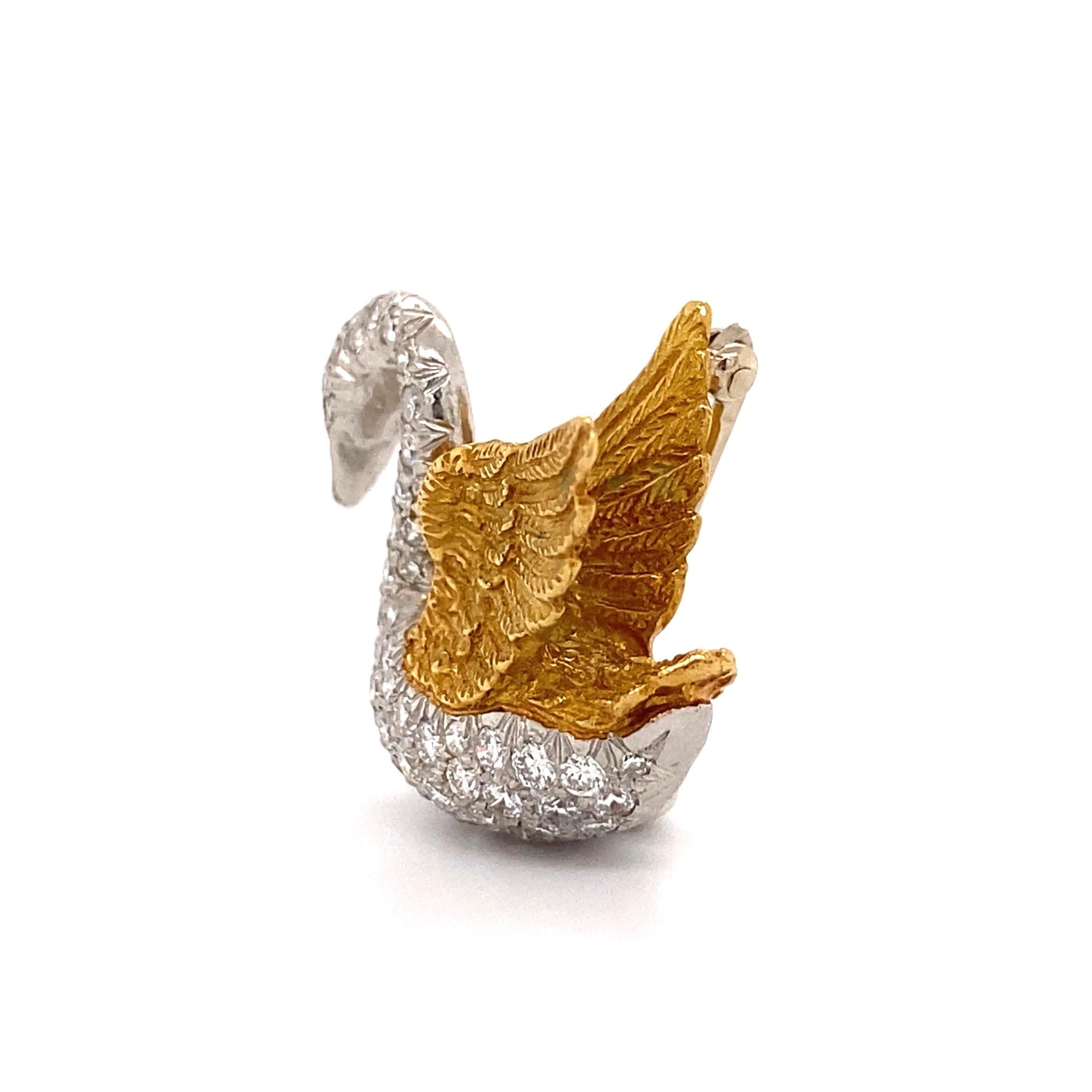 Diamond Swan Platinum and Gold Brooch Pin Fine Estate Jewelry In Excellent Condition In Montreal, QC