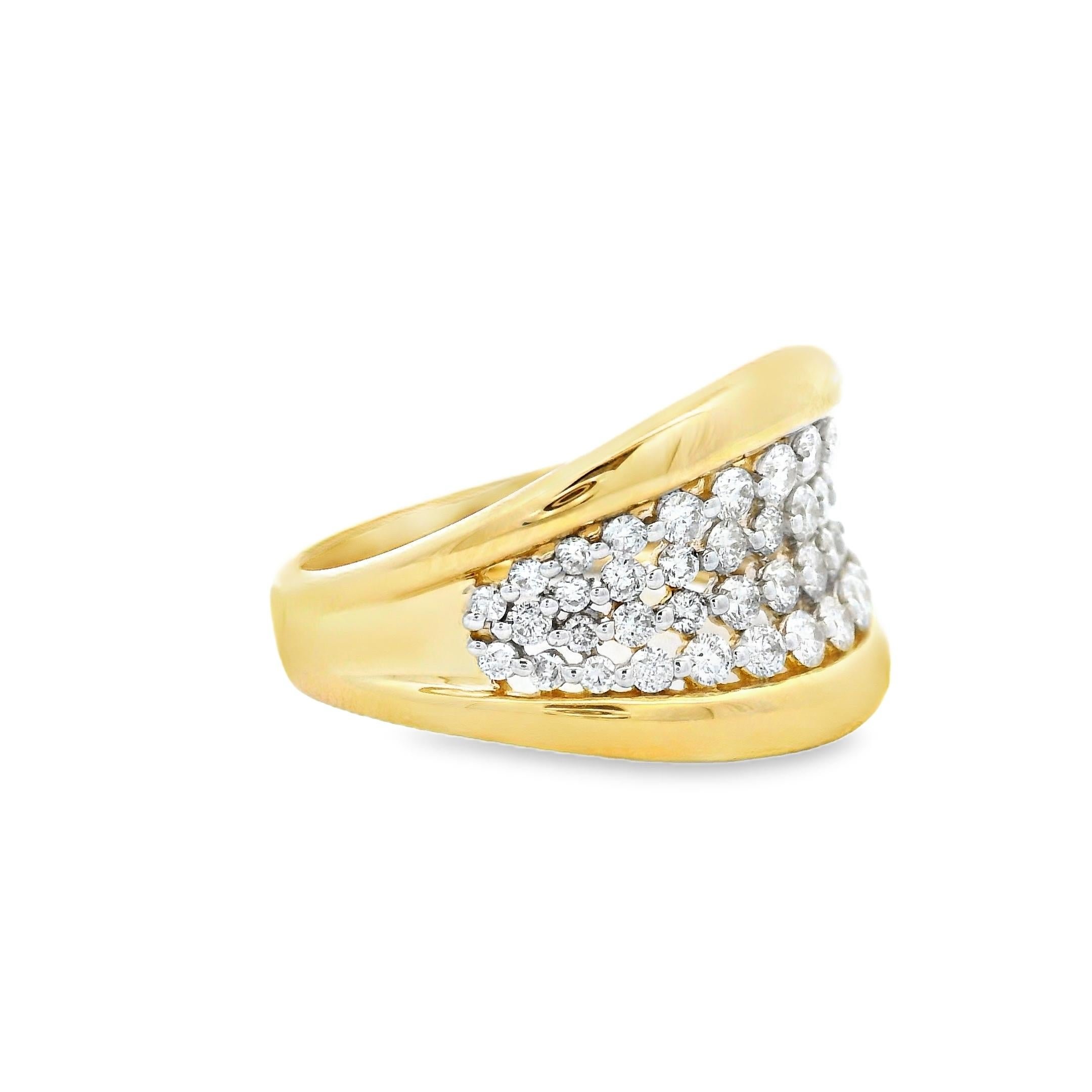 Fascia con diamanti a spirale in oro giallo 14K con 0,80 carati, misura 7 in vendita 1