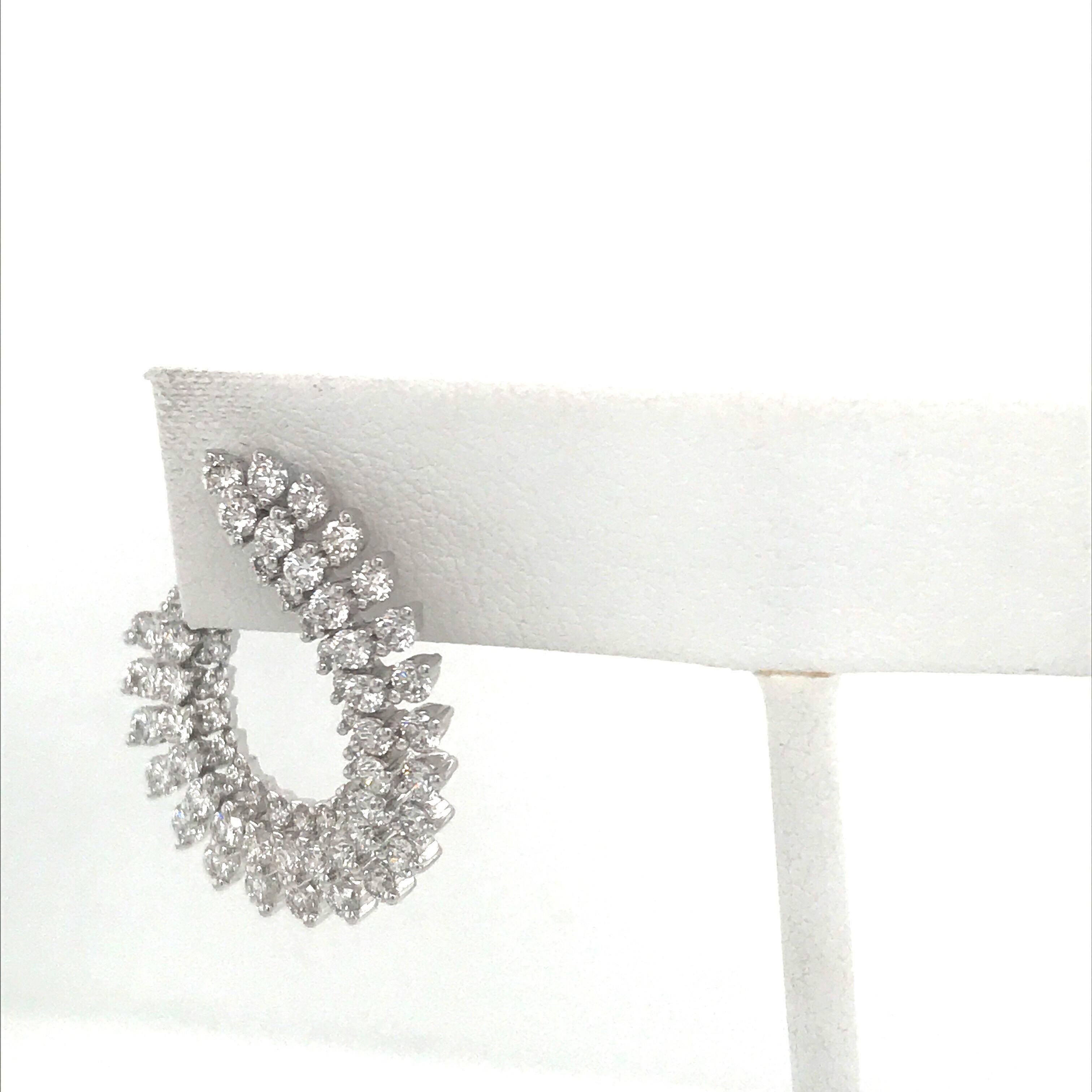 Contemporary Diamond Swirl Earrings 3.87 Carat 18 Karat White Gold For Sale