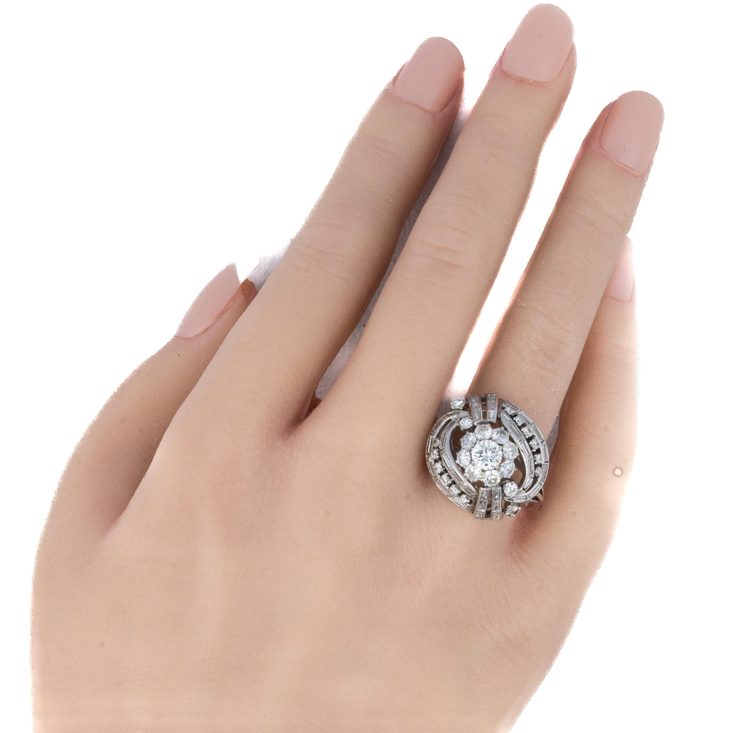 Diamond Swirl Flower Cluster Ring (Retro) im Angebot