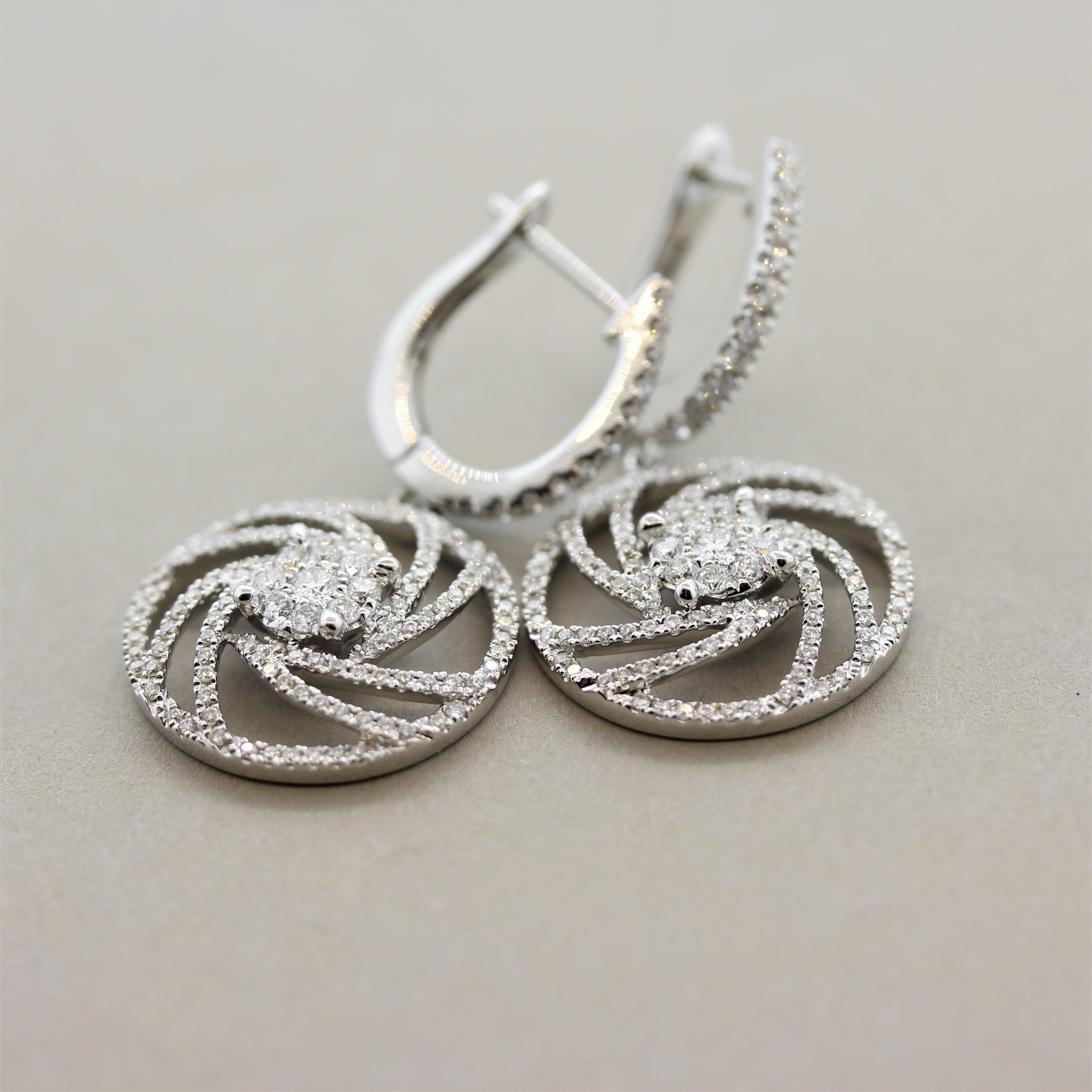 Diamond Swirl Gold Drop Earrings In New Condition For Sale In Beverly Hills, CA