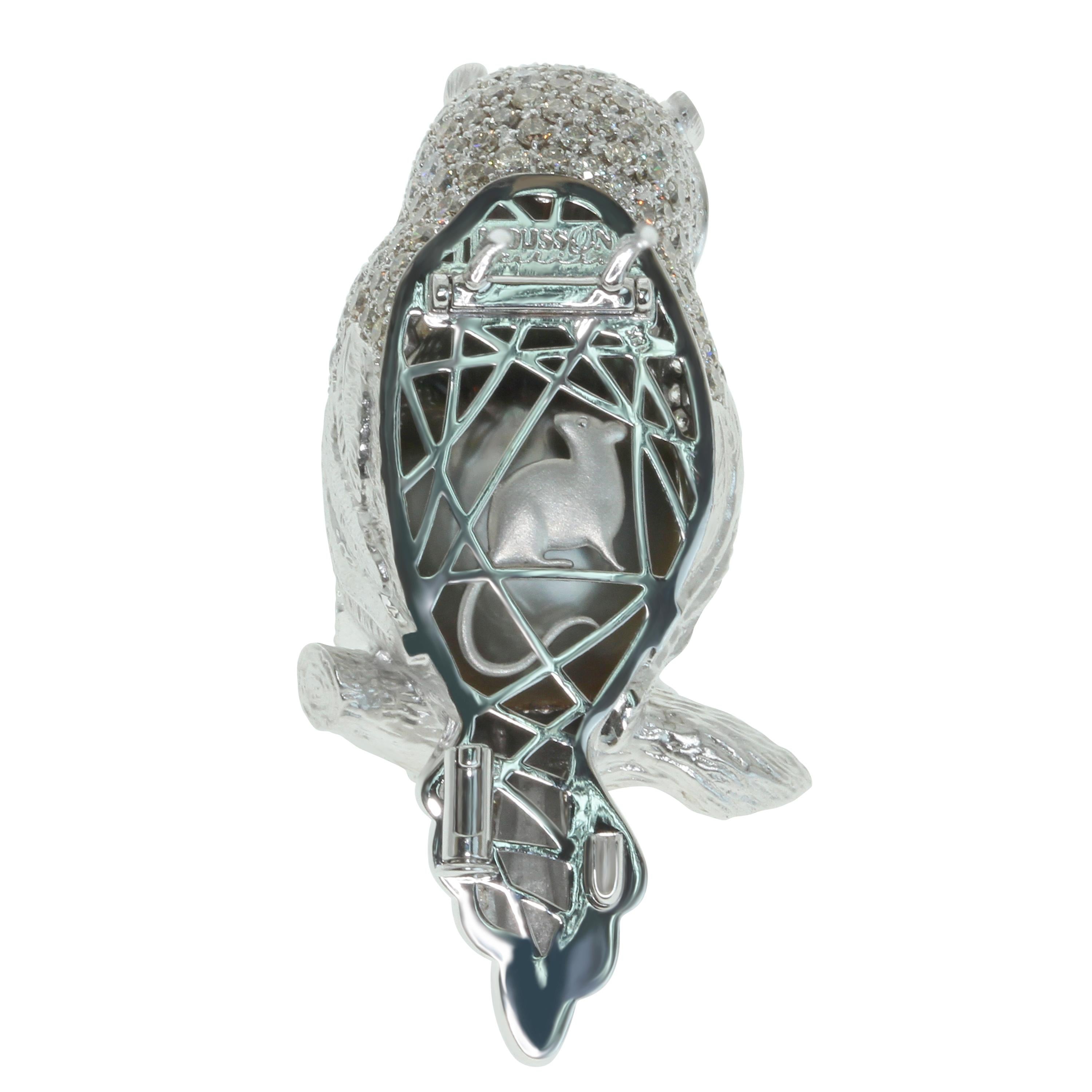 18 Karat White Gold, Diamond 1.71 carat, Brown Diamond 1.58 carat, Thaiti Pearl 32.54 ct Owl brooch. Two pin system for the perfect wearing, it will never fell down. All feather are engraved by hand. High detailing. On the back part small mouse, as