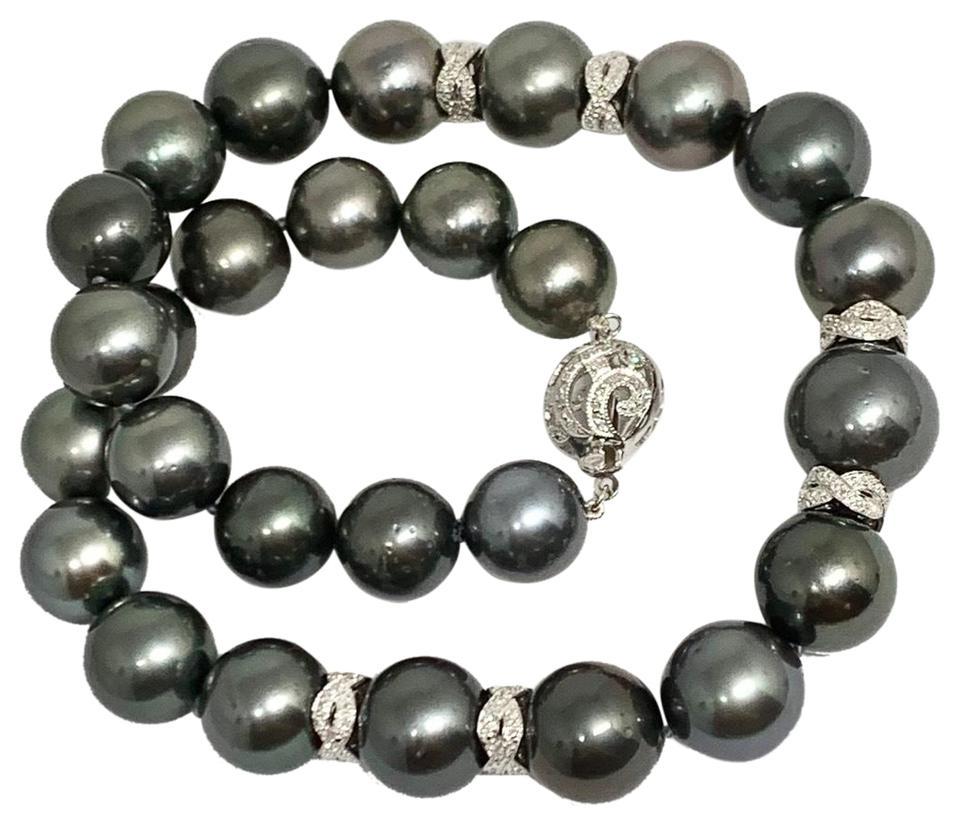 Moderno Collana con diamanti e perle di Tahiti in oro 14k in vendita
