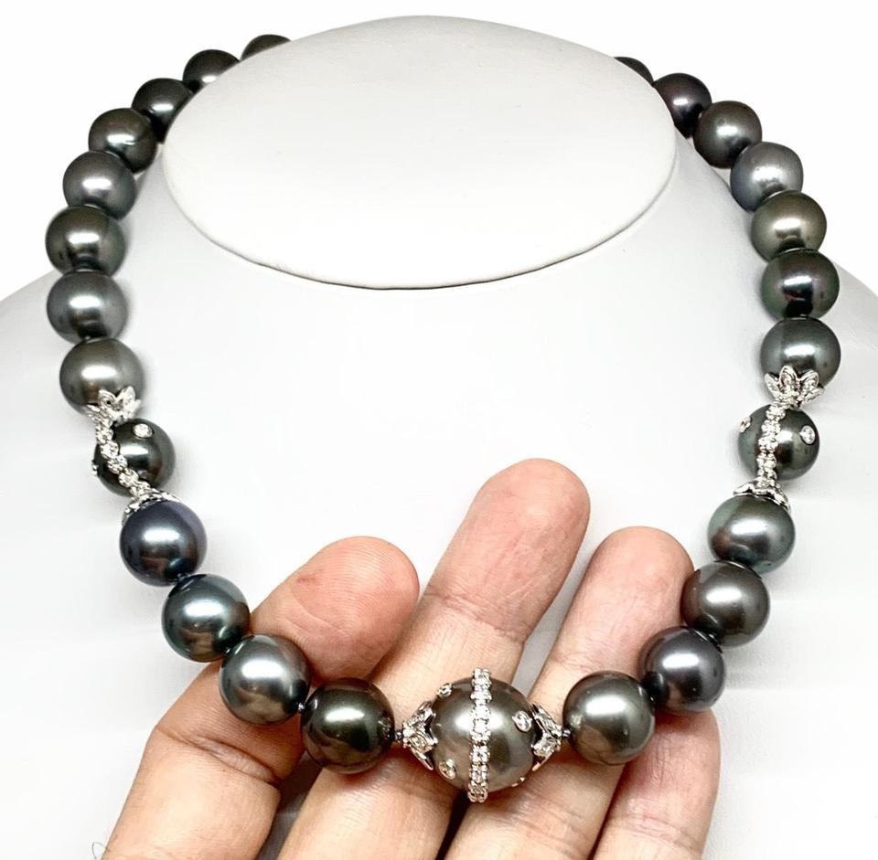 Modern Diamond Tahitian Pearl Necklace 14k Gold Certified For Sale