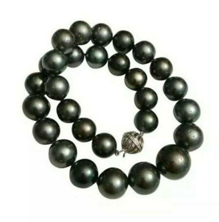 Round Cut Diamond Tahitian Pearl Necklace 14k Gold 17.6 mm 16.5