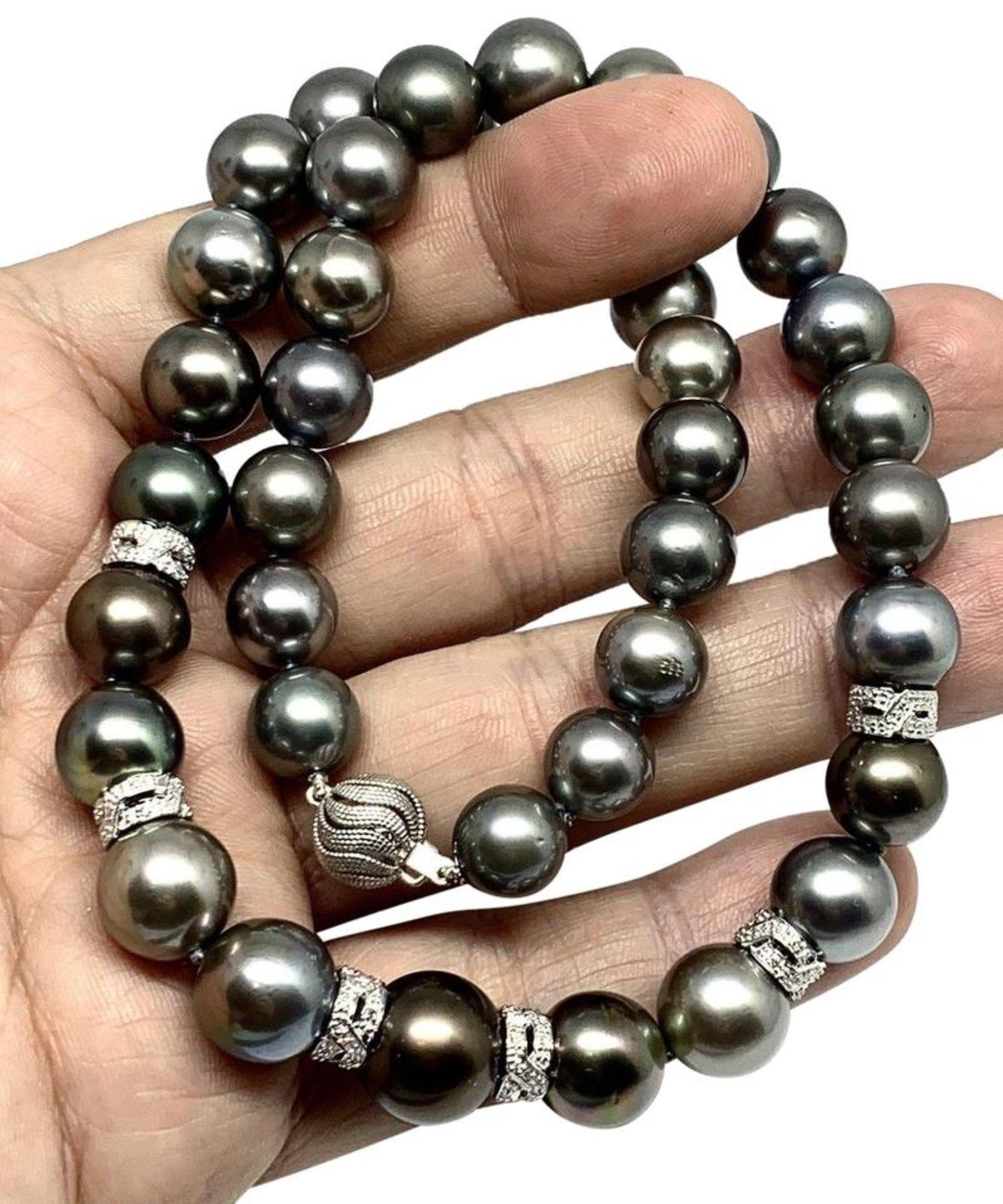 Diamond Tahitian Pearl Necklace 18k Gold Certified For Sale 2