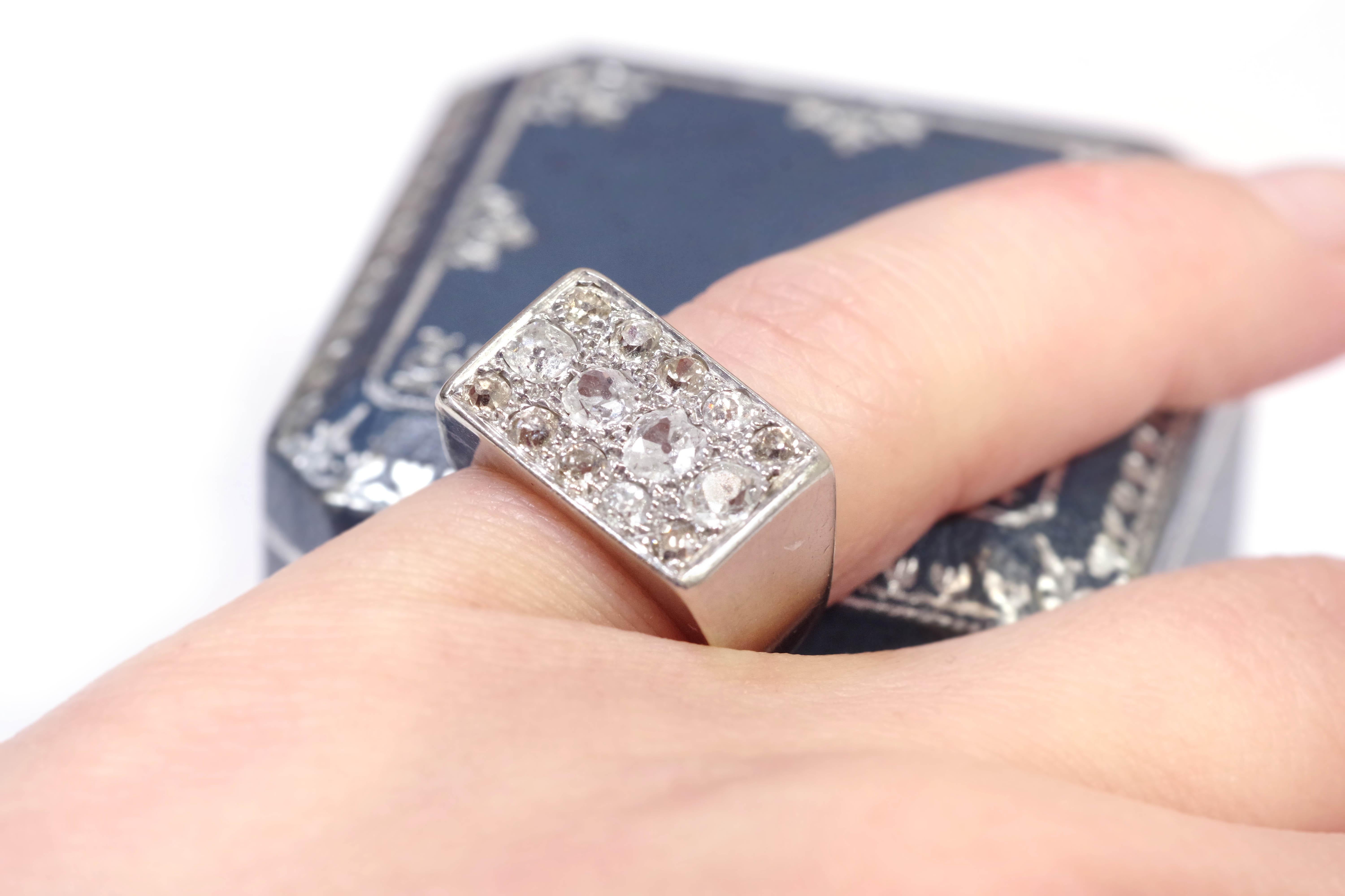 Art déco Bague tank française en or 18 carats, diamant taille vieille mine de 1,10 carat en vente