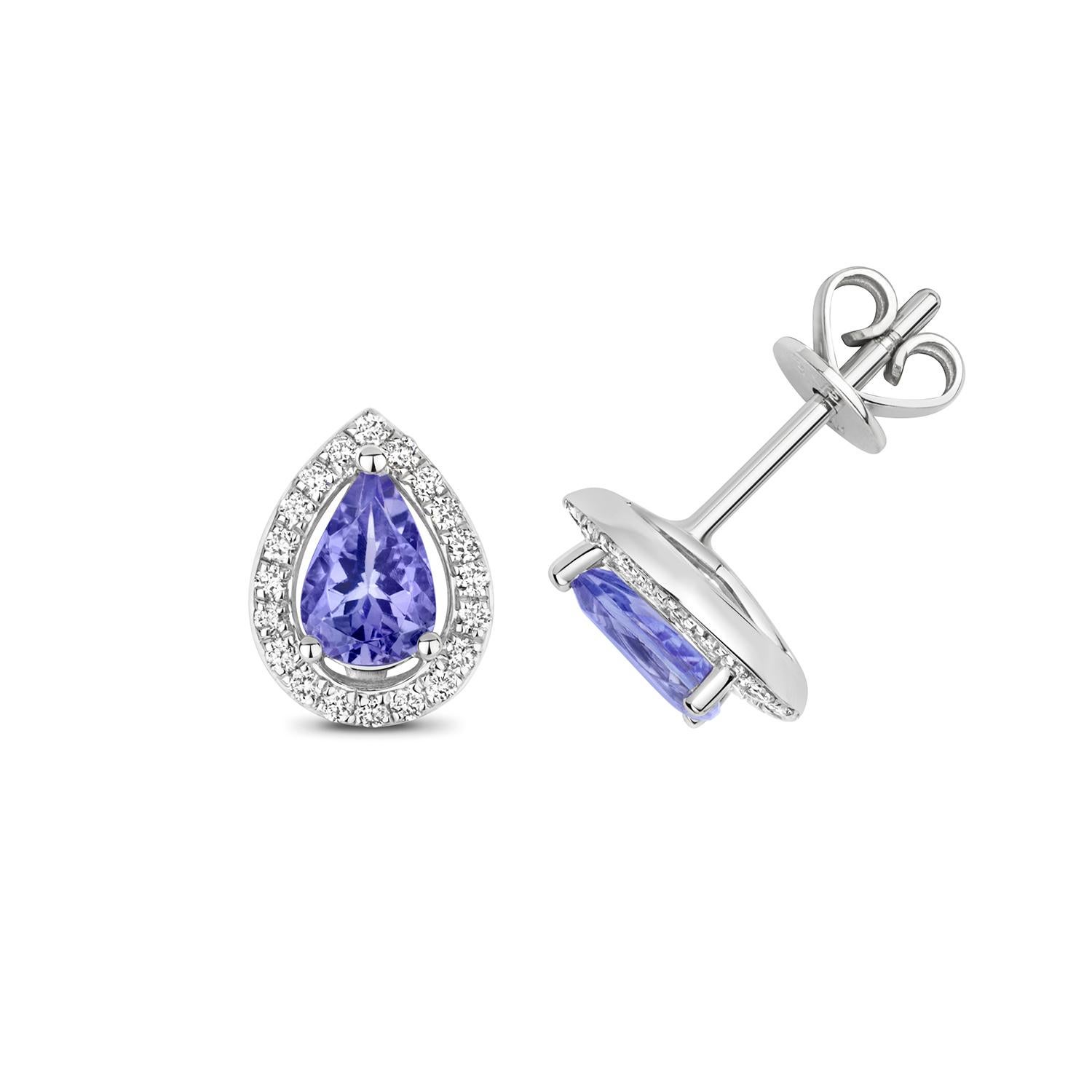 DIAMOND AND TANZANITE HALO STUDS OPEAR

9K W/G 40RD/0.17 2TAN/0.72

Weight: 1.4g

Number Of Stones:2+40

Total Carates:0.720+0.170
