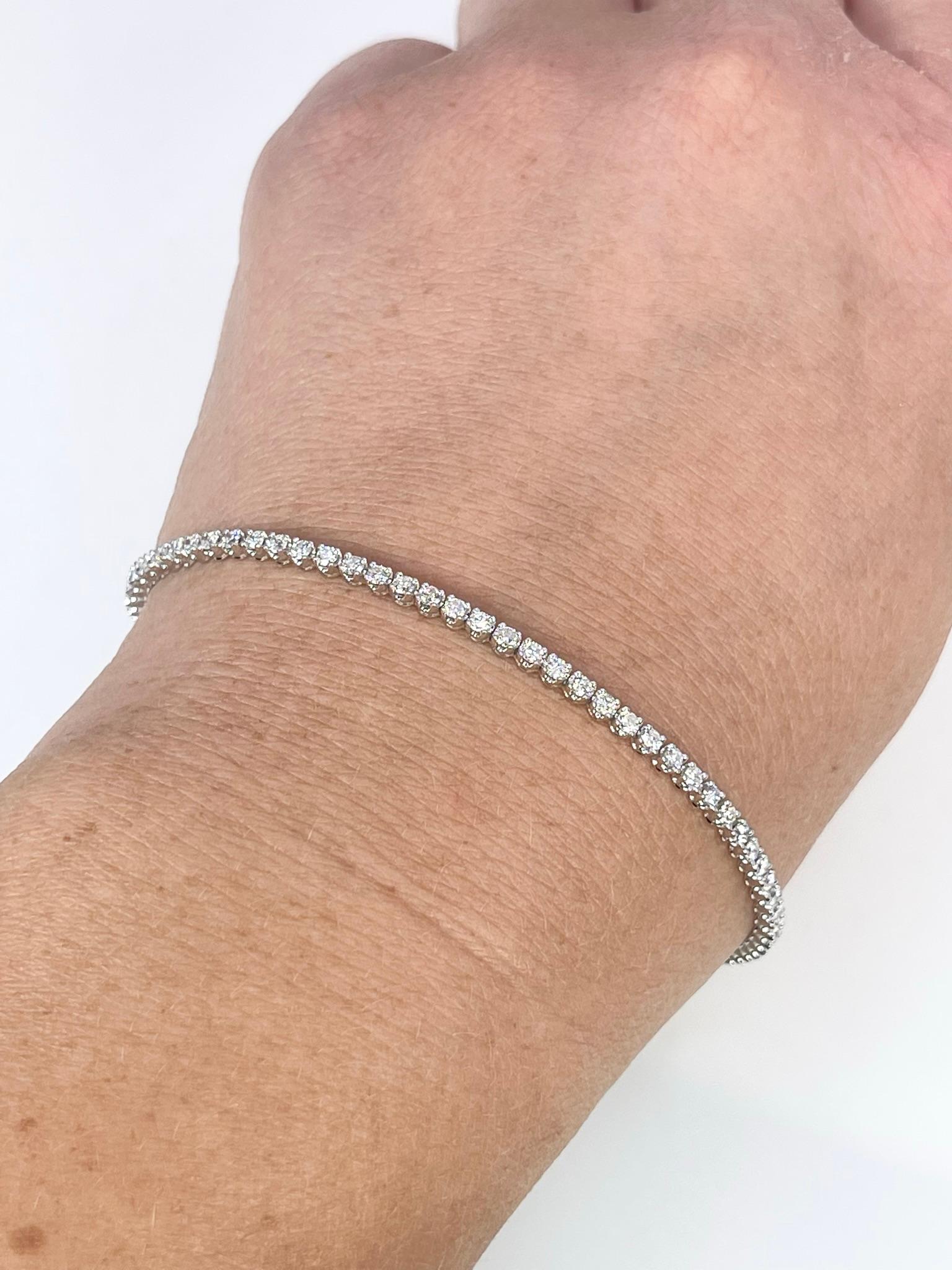 Round Cut Diamond Tennis Bracelet 14KT white gold 2.02ct For Sale