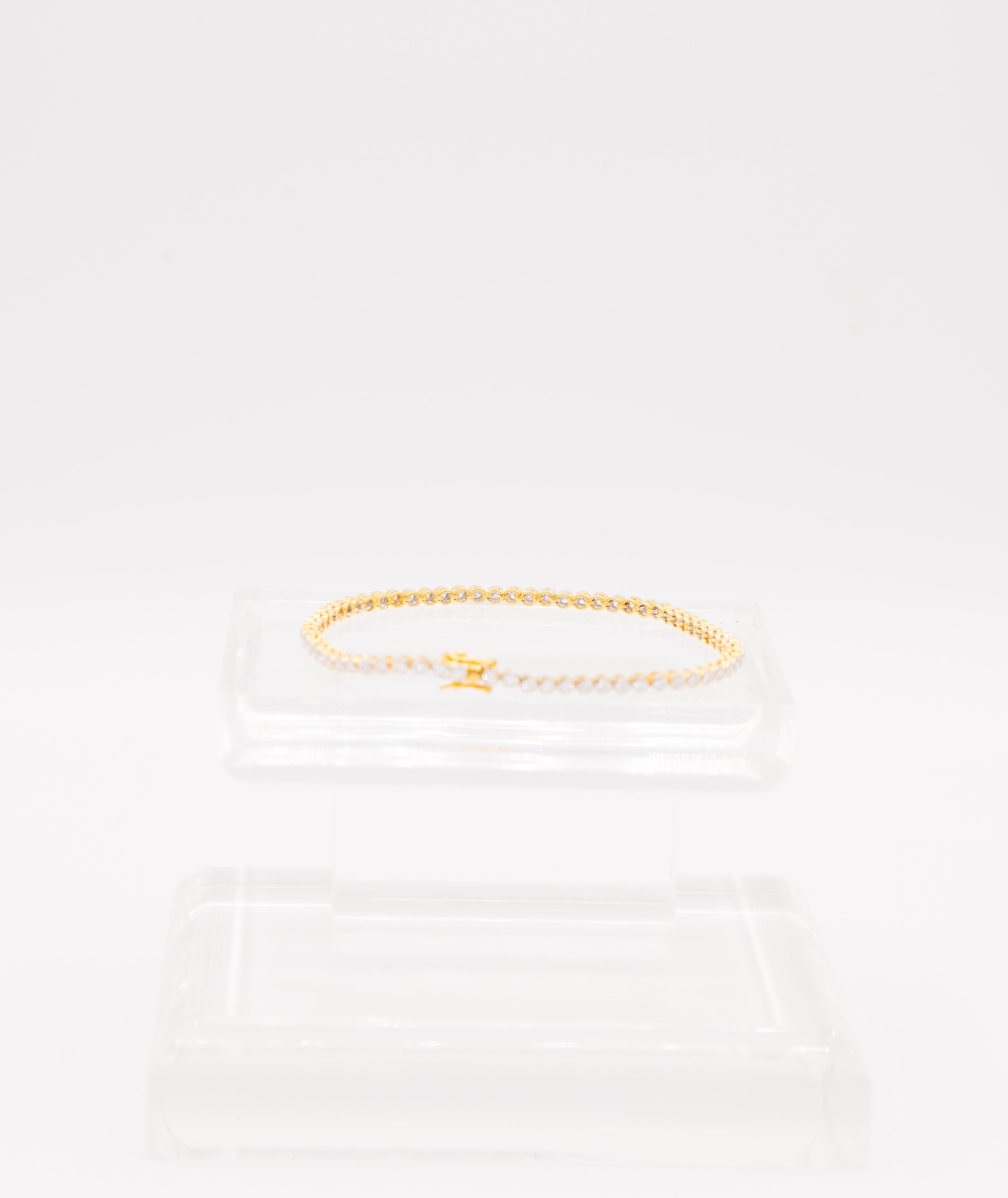 Bracelet tennis en or 18 carats avec diamants Neuf - En vente à Bad Kissingen, DE