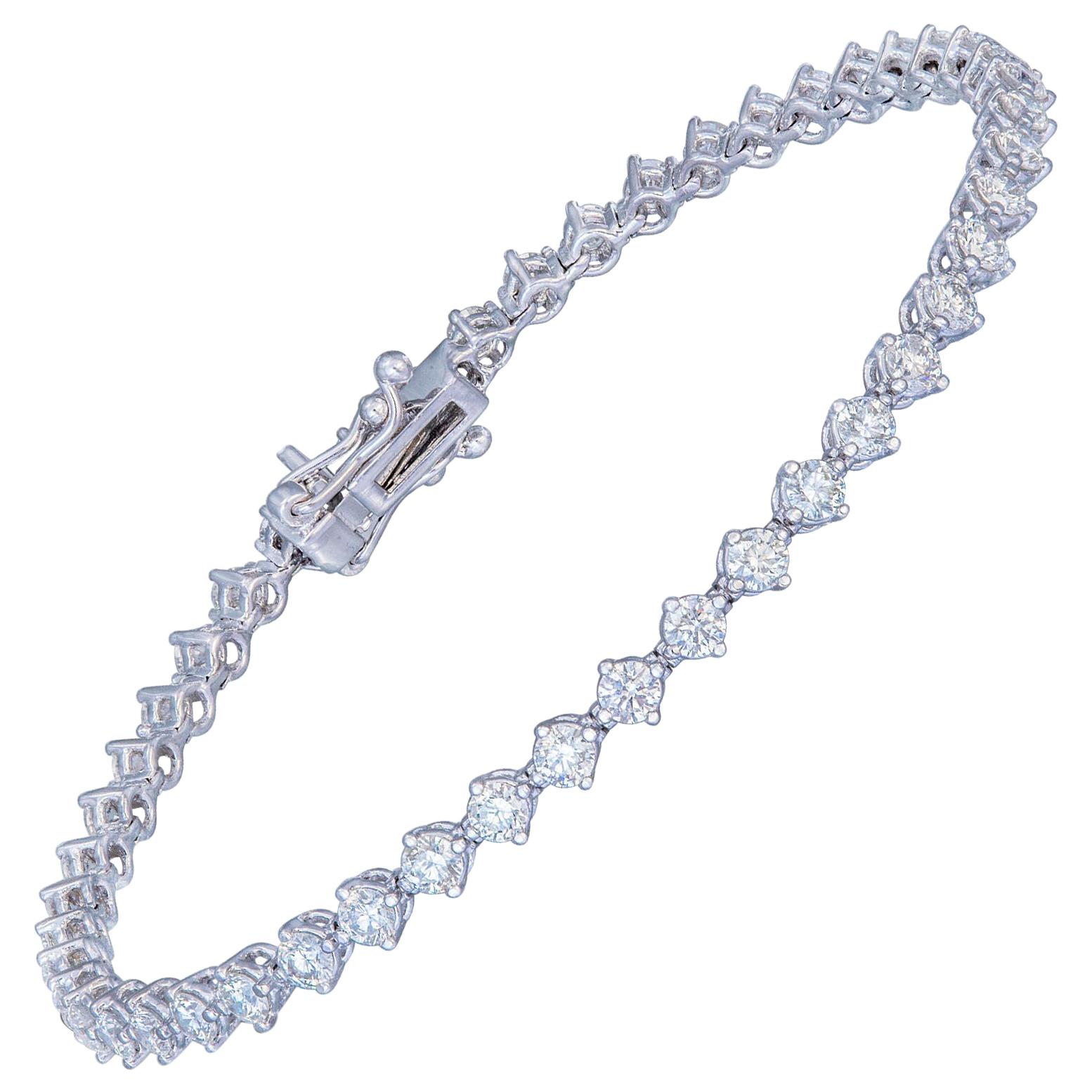 Diamant-Tennisarmband 18 Karat Weißgold Diamant 2,98 Karat/45 Stück im Angebot