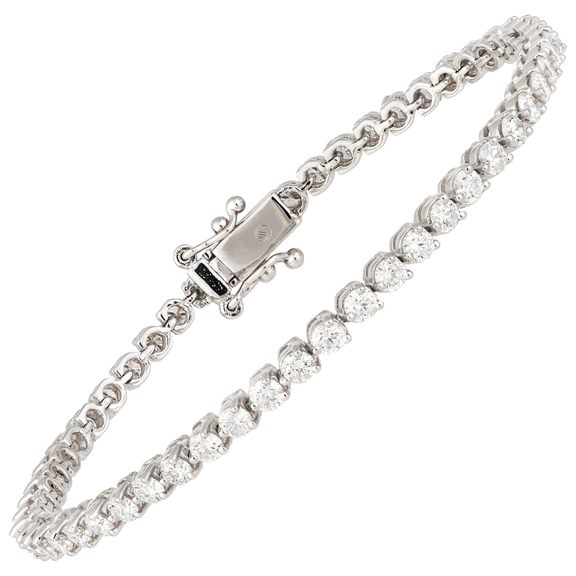 Diamond Tennis Bracelet 18 Karat White Gold Diamond 4.55 Carat/53 Pcs For Sale