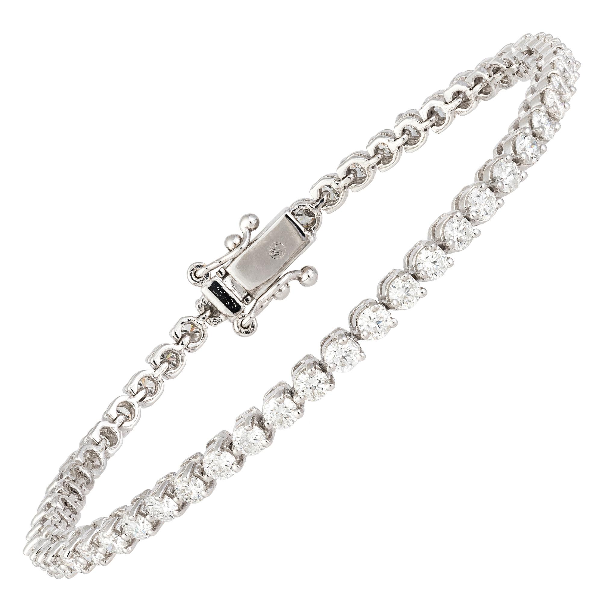 Women's Diamond Tennis Bracelet 18 Karat White Gold Diamond 4.55 Carat/53 Pcs For Sale