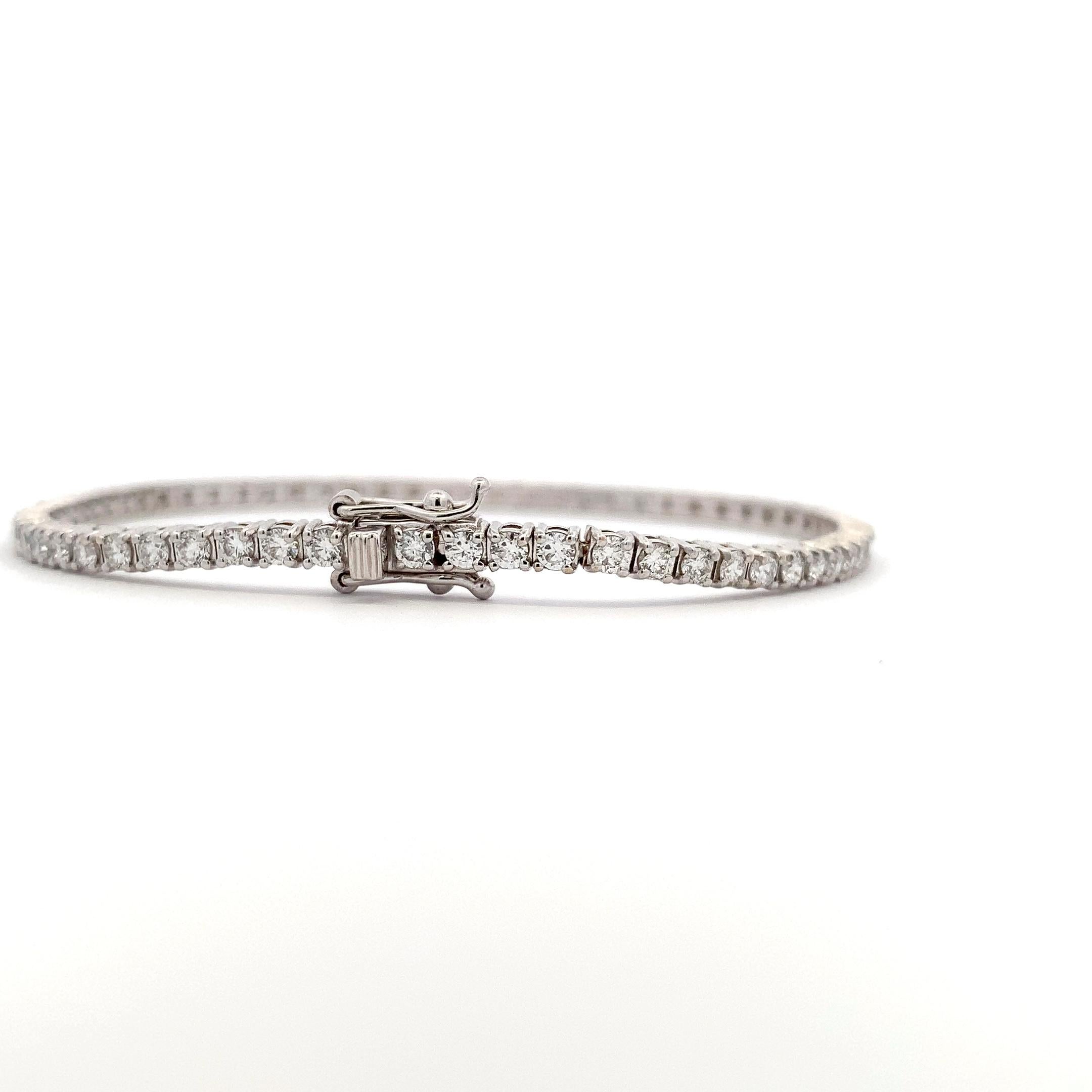 Women's or Men's Diamond tennis bracelet 18k white gold eternity For Sale