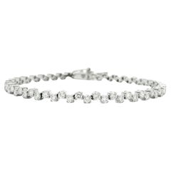 Diamond Tennis Bracelet 2.94 Carats in 18K White Gold Diamond Tennis Bracelet 2.94 Carats in 18K White Gold
