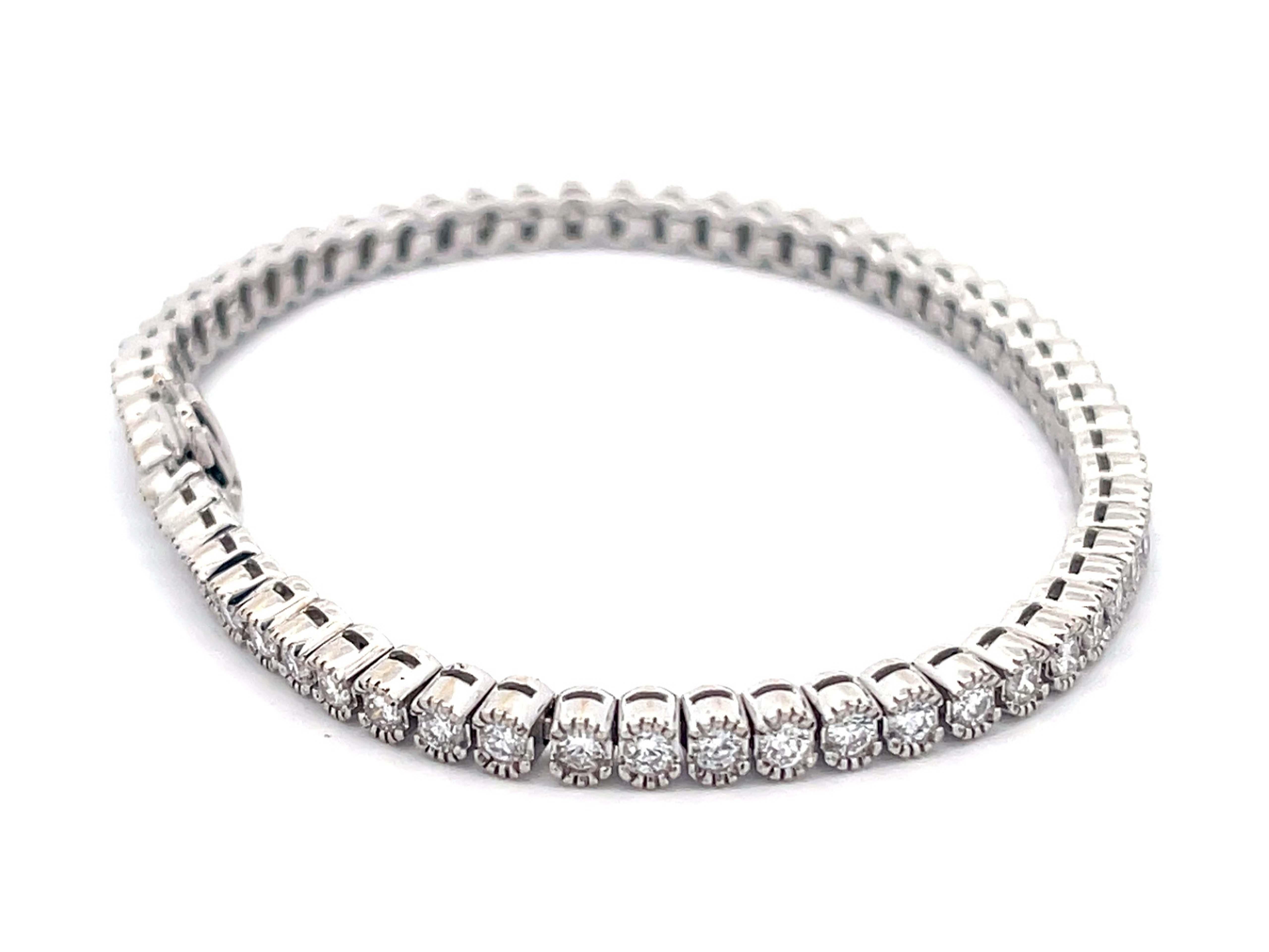 Modern Diamond Tennis Bracelet 3.00 ctw in 18K White Gold For Sale