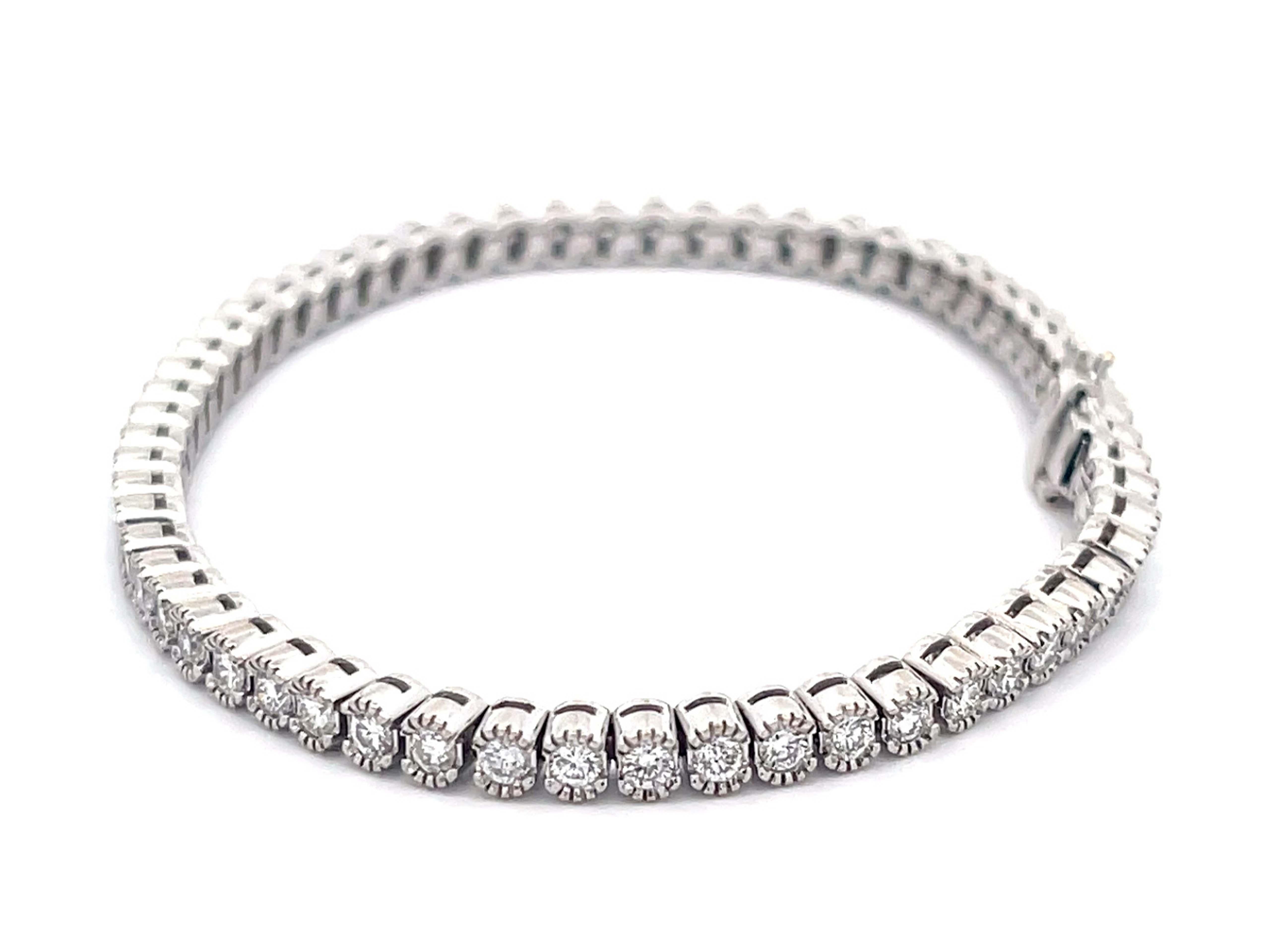 Taille brillant Bracelet tennis en or blanc 18 carats avec diamants de 3,00 carats en vente