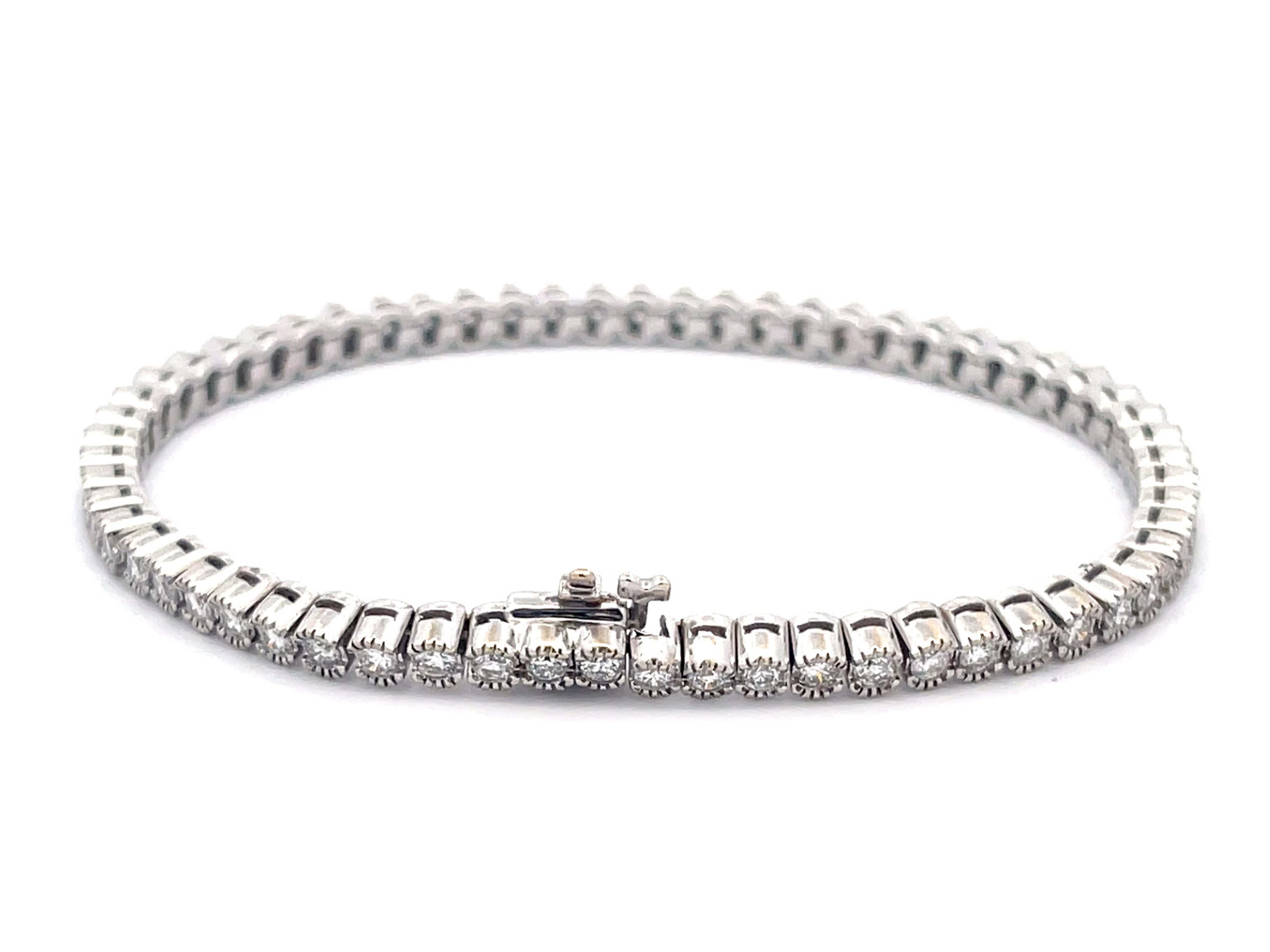 Diamond Tennis Bracelet 3.00 ctw in 18K White Gold In Excellent Condition For Sale In Honolulu, HI