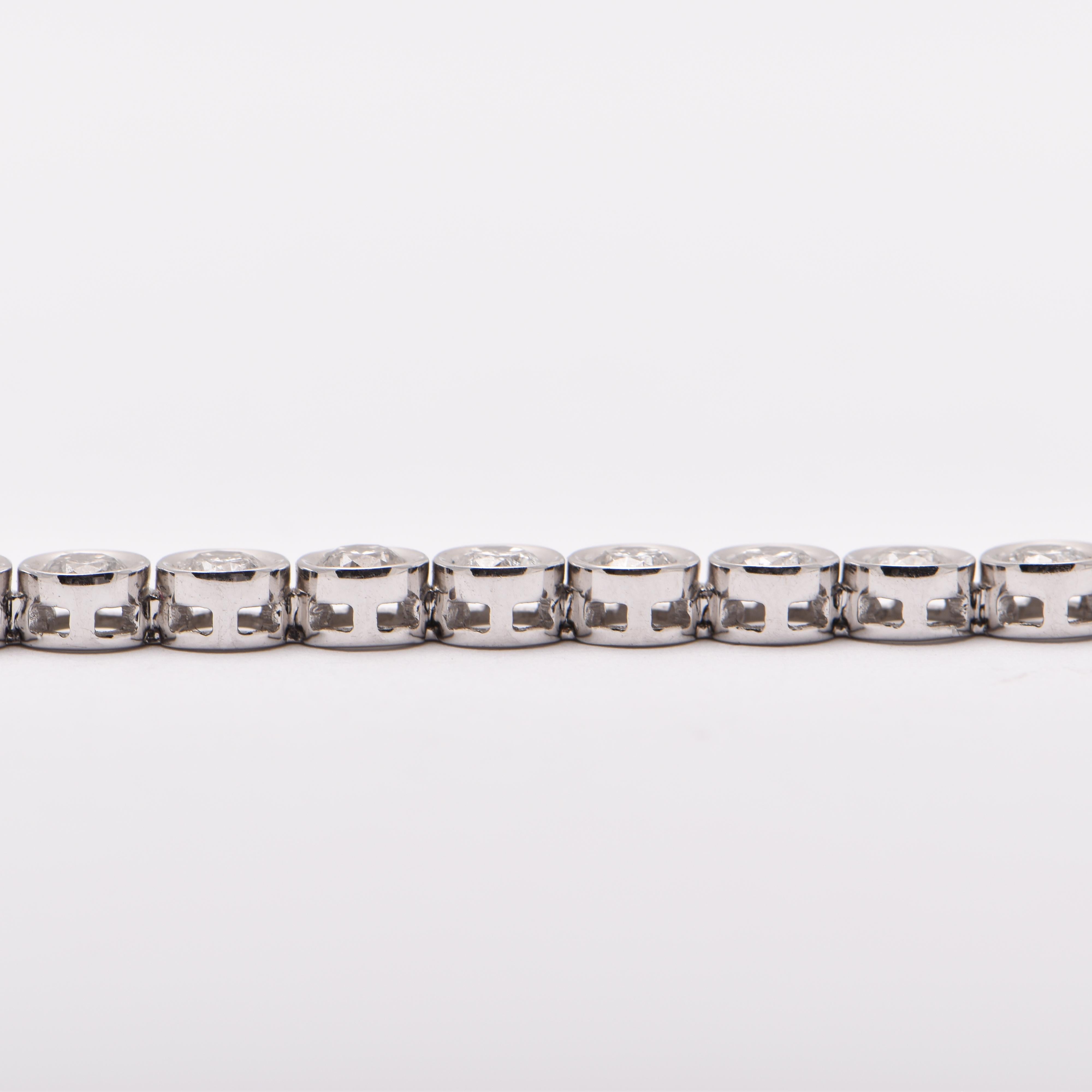 Round Cut Diamond Tennis Bracelet 4.23 Carat Bezel Set For Sale
