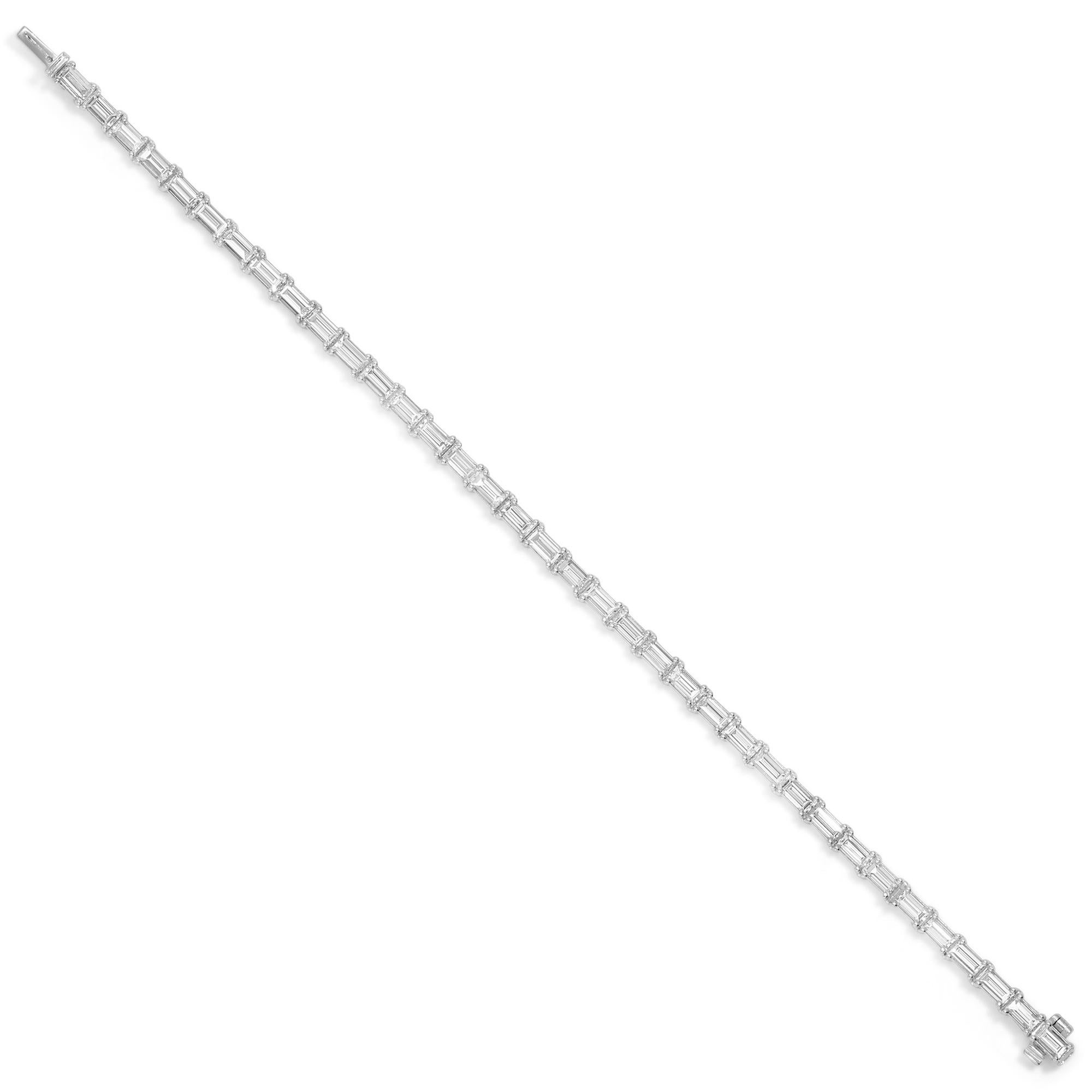 Women's or Men's Diamond Tennis Bracelet 6.52 Carats Baguette Cut 18K White Gold For Sale