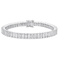 Bracelet tennis en or blanc 18 carats avec diamants taille baguette de 15,2 carats au total