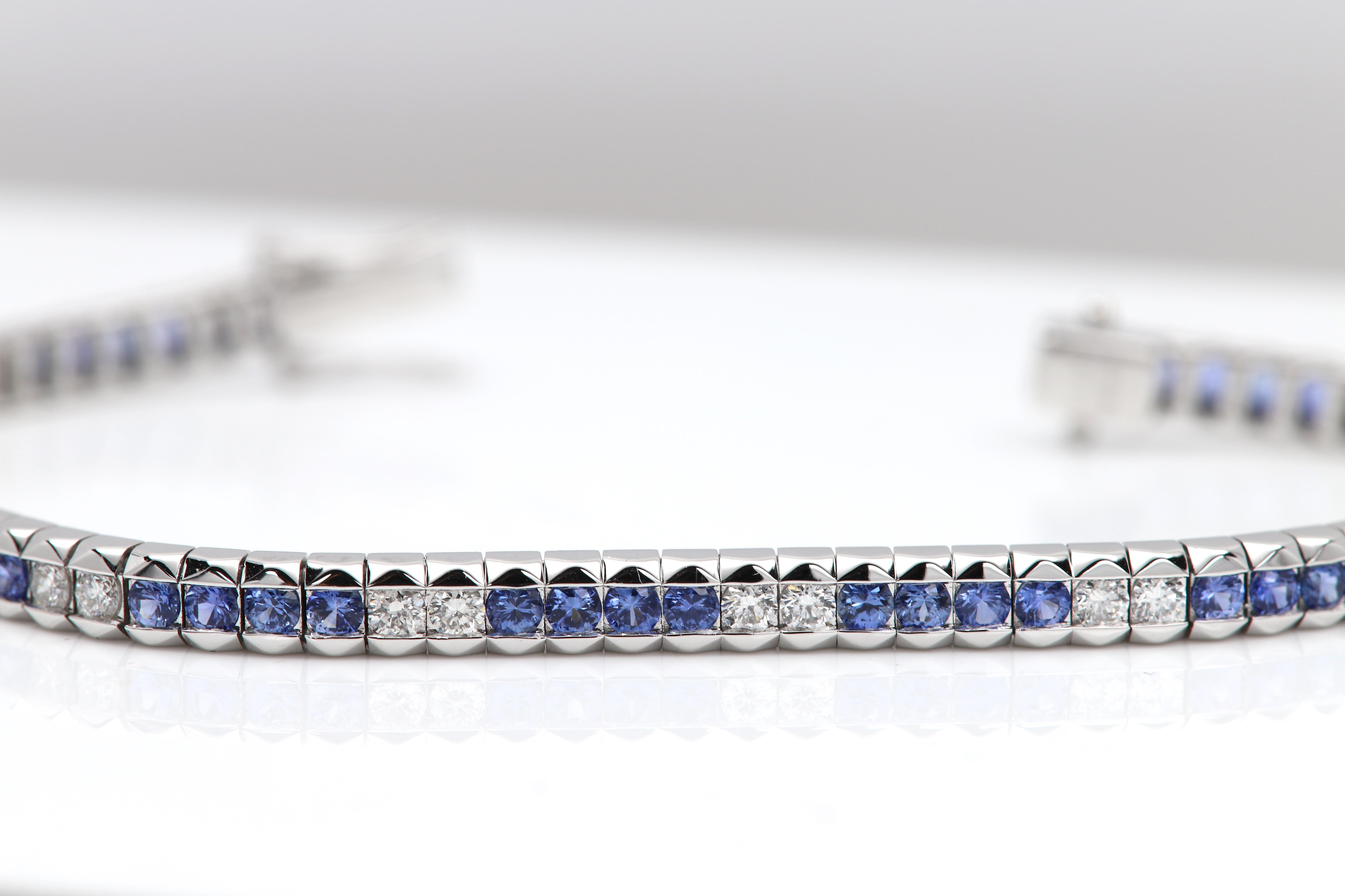 Bracelet ange en or jaune 18 carats, émail et diamants, style nouveau 1910 en vente 7