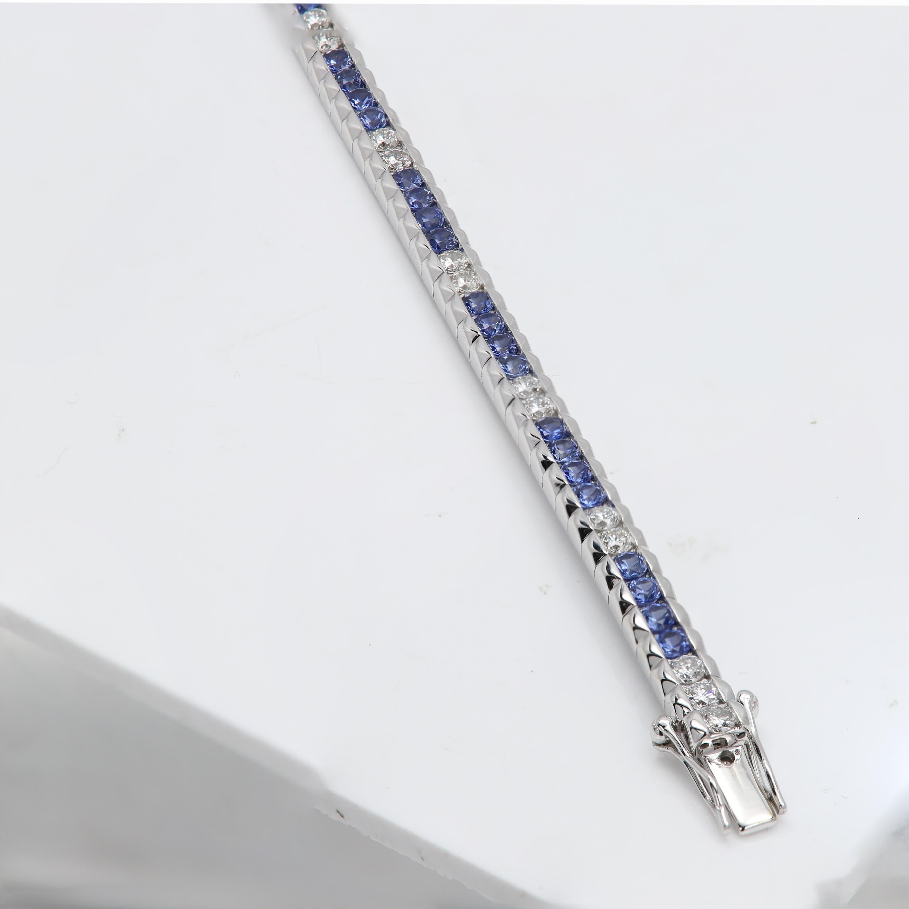 Bracelet ange en or jaune 18 carats, émail et diamants, style nouveau 1910 en vente 9